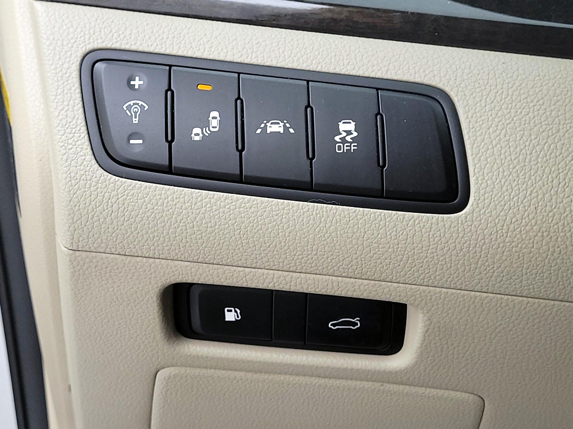 Thumbnail: 2014 Kia Cadenza - 13