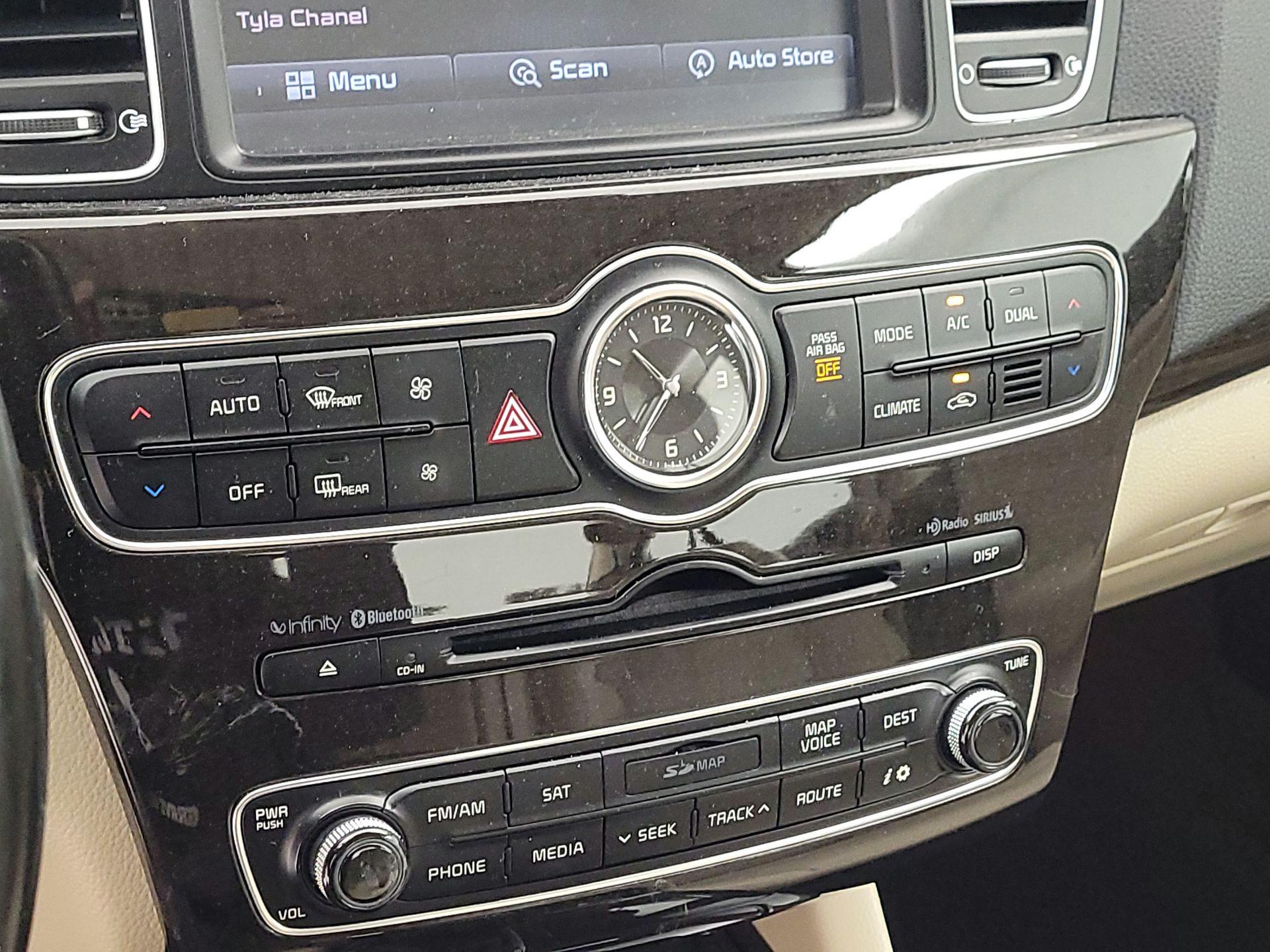 Thumbnail: 2014 Kia Cadenza - 16