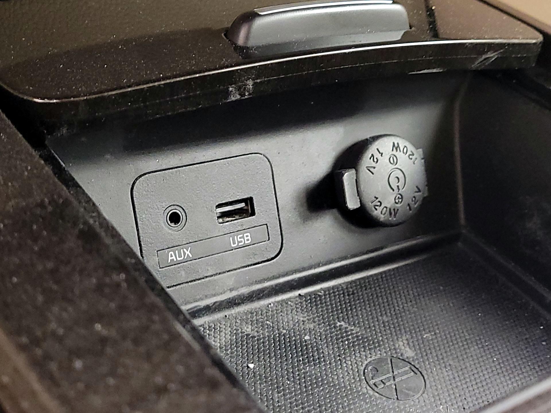 Thumbnail: 2014 Kia Cadenza - 18