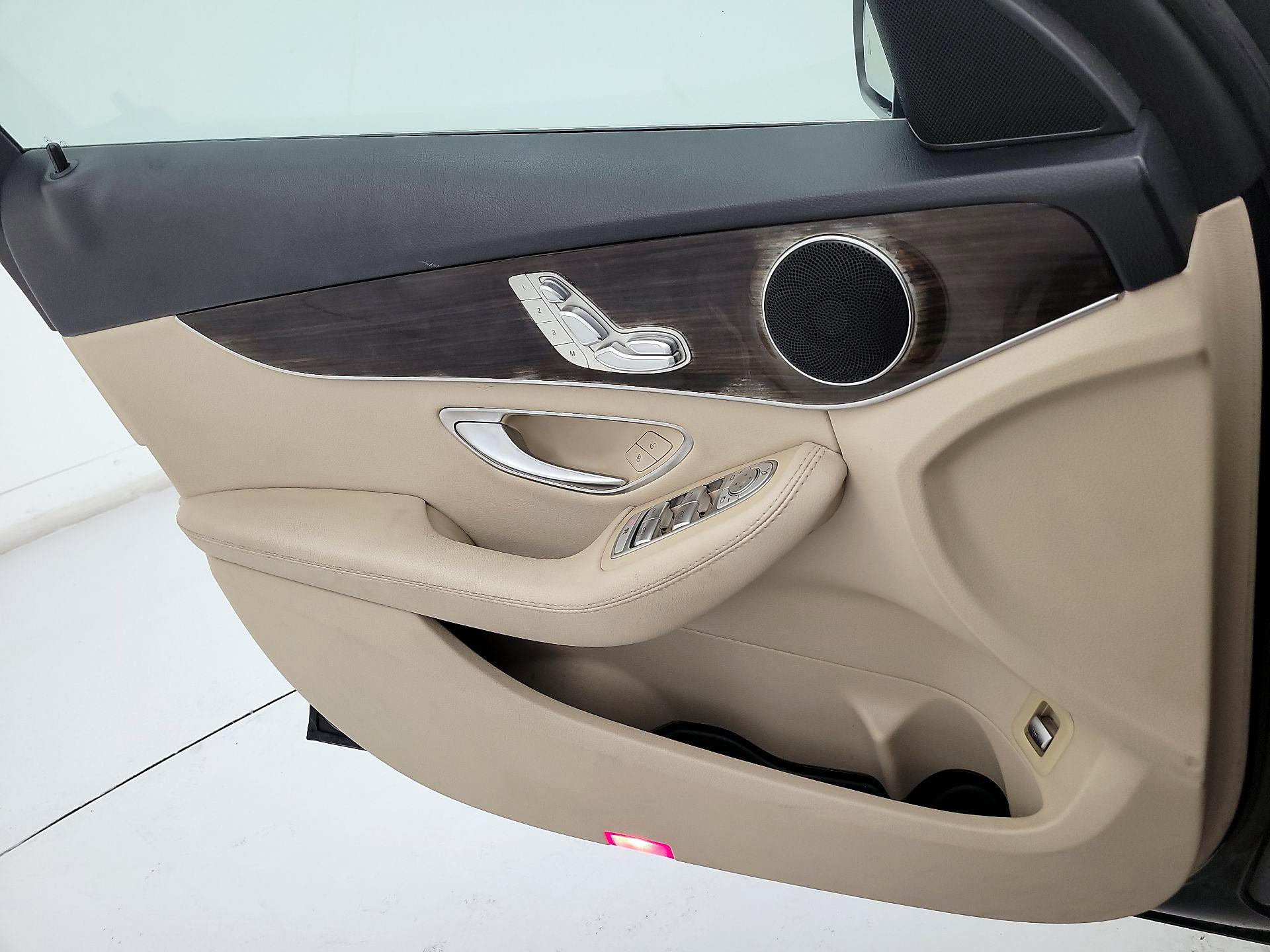 Thumbnail: 2017 Mercedes-Benz C-Class - 12