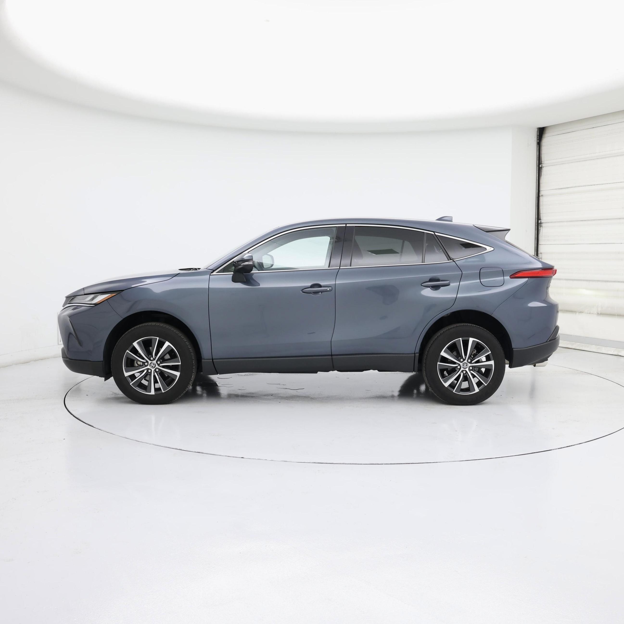 Thumbnail: 2023 Toyota Venza - 3