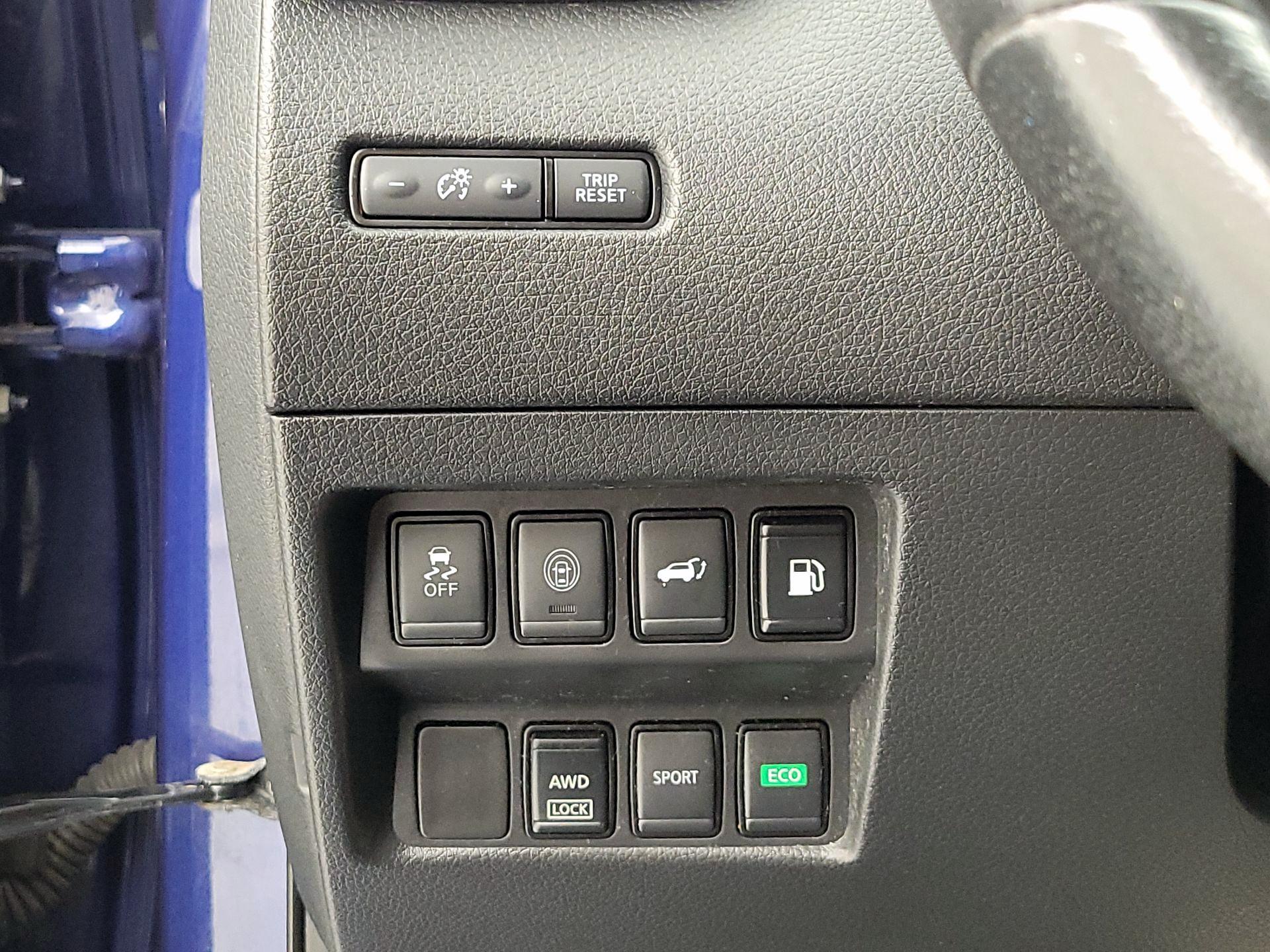 Thumbnail: 2019 Nissan Rogue - 13