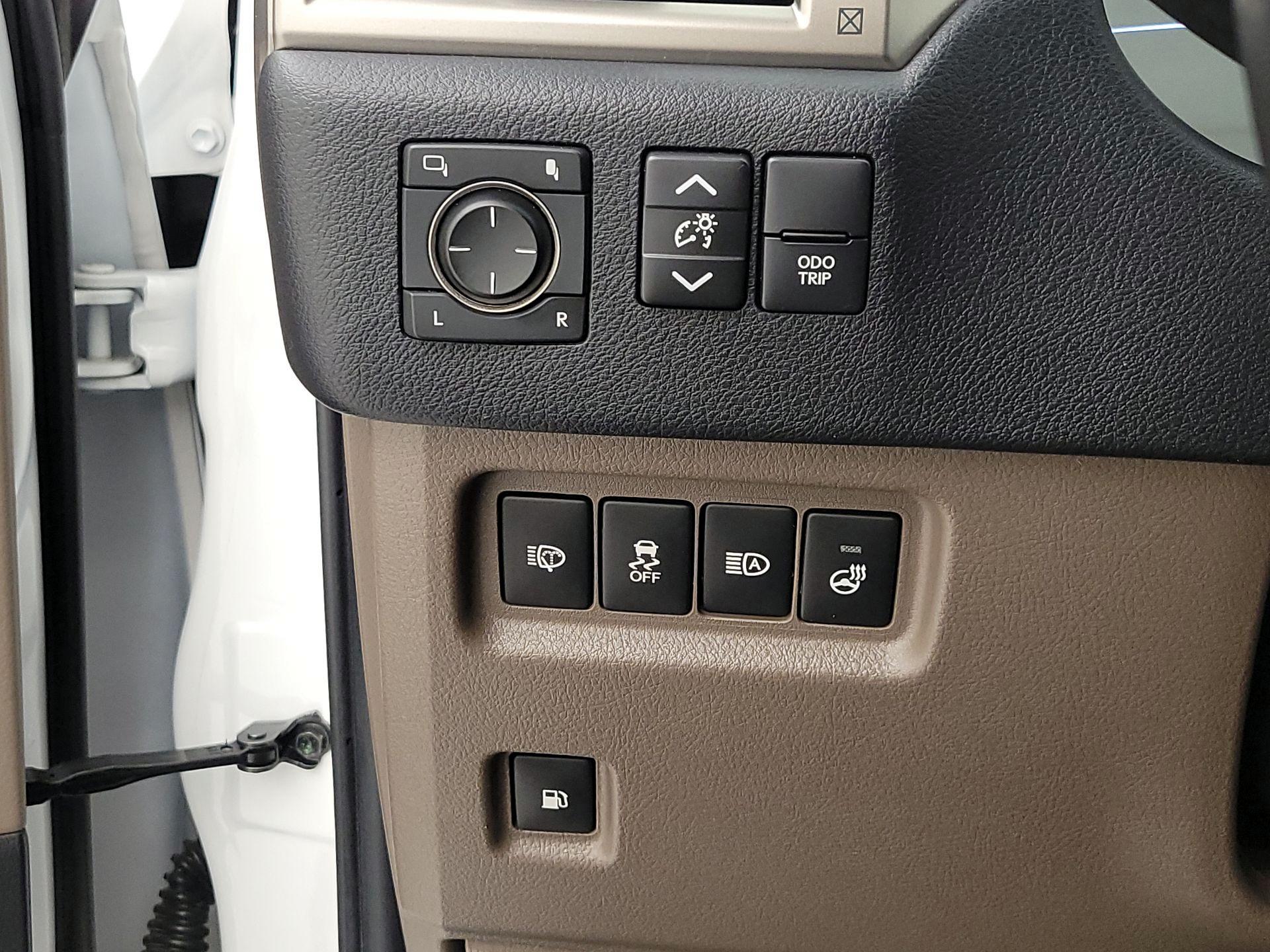 Thumbnail: 2021 Lexus GX - 13