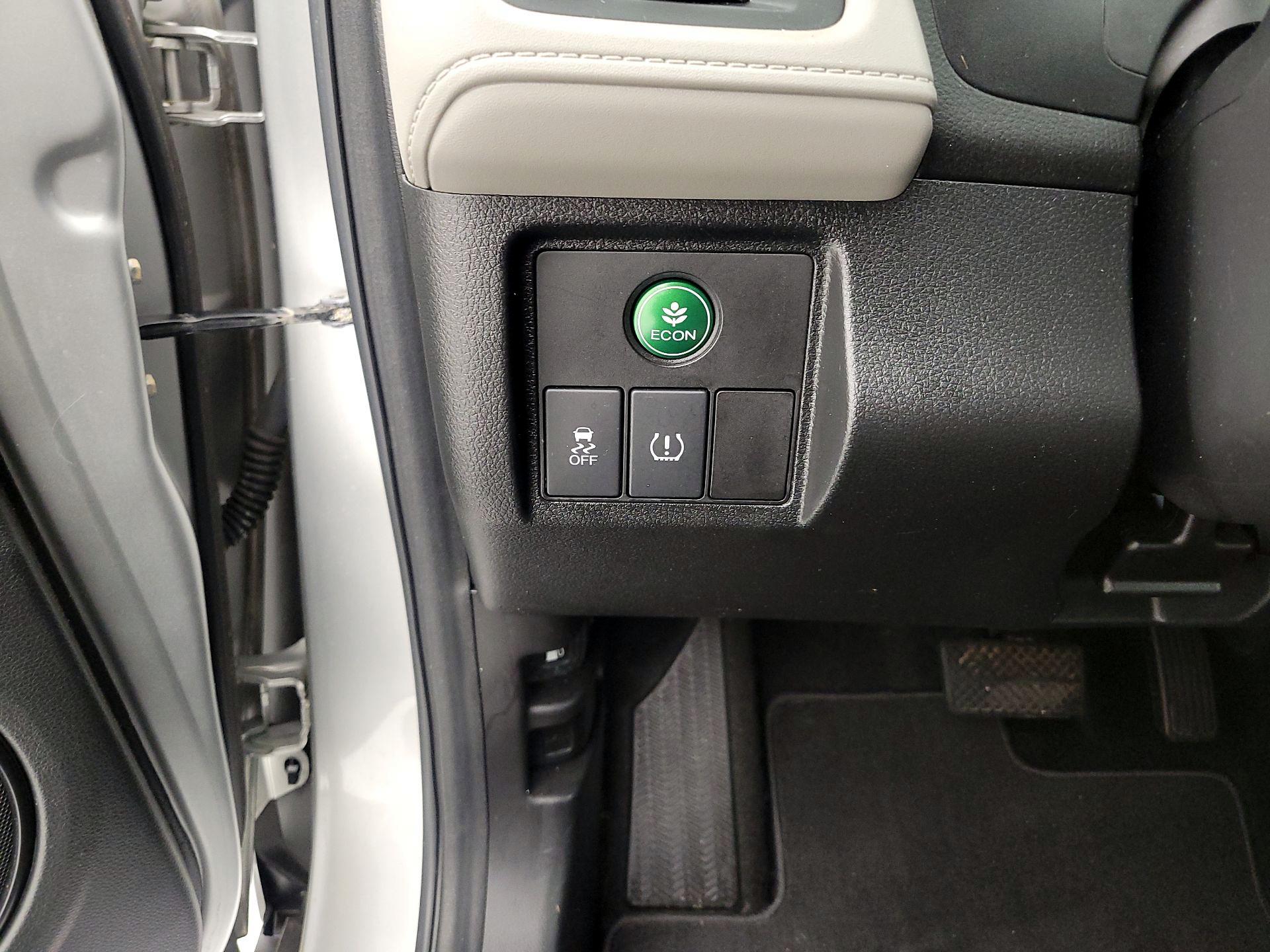 Thumbnail: 2016 Honda HR-V - 13