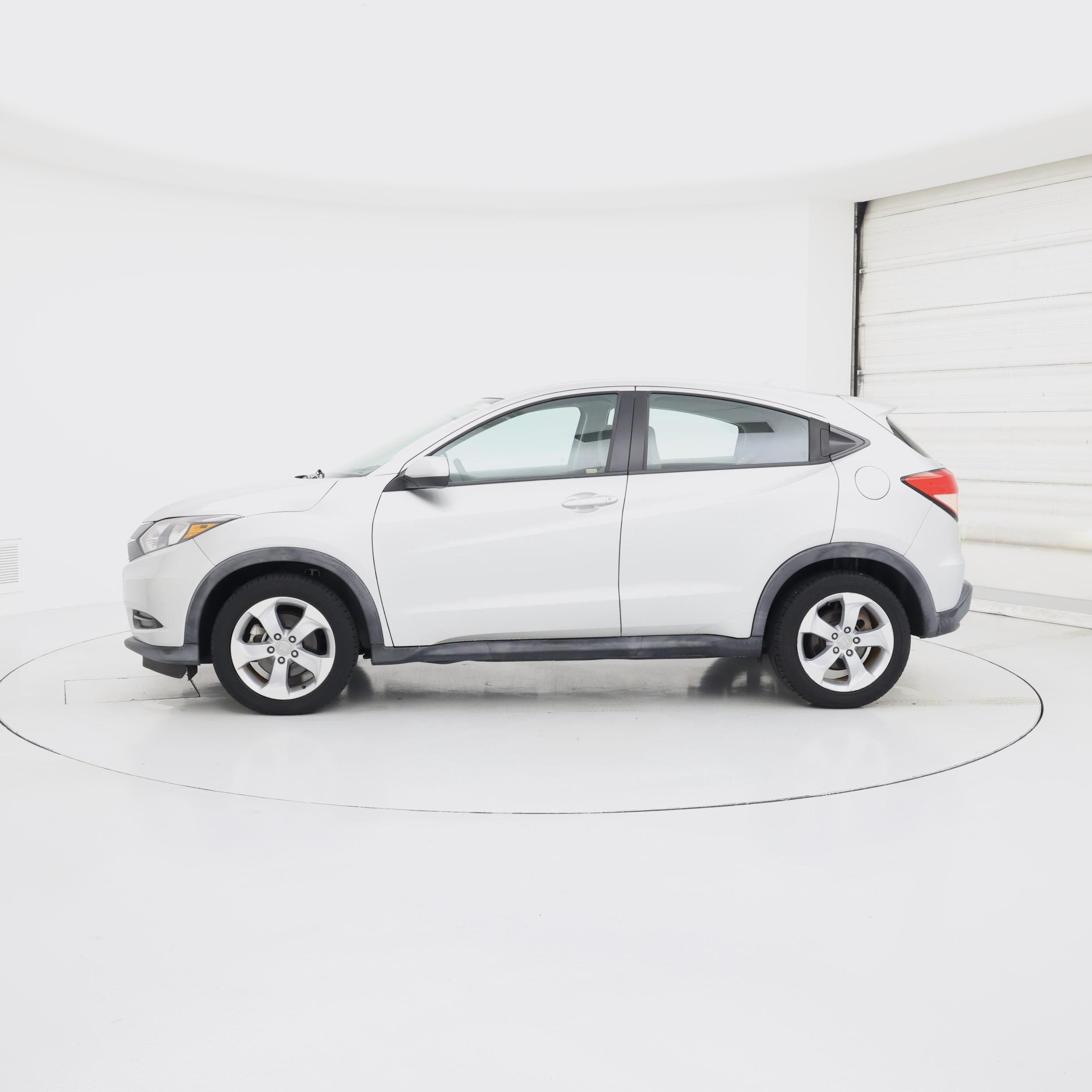 Thumbnail: 2016 Honda HR-V - 3