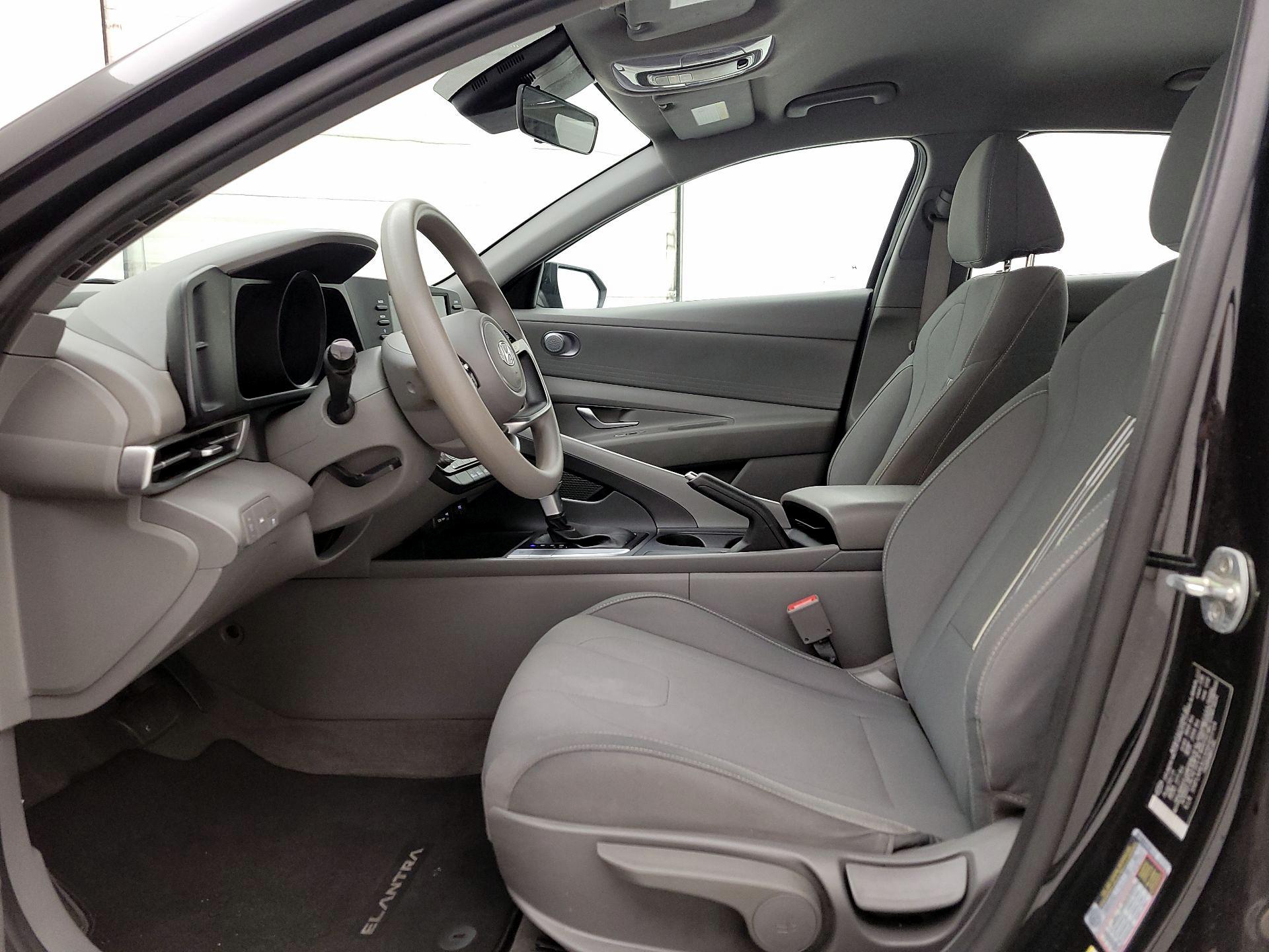 Thumbnail: 2022 Hyundai Elantra - 11