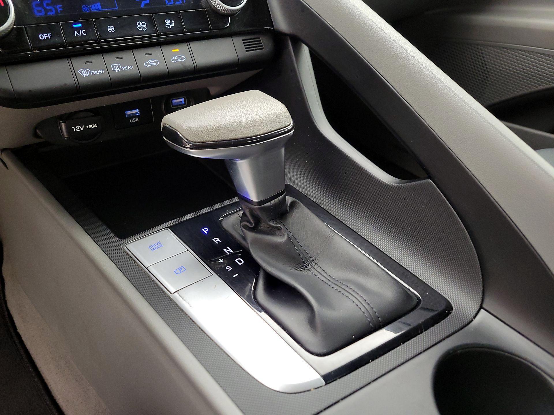 Thumbnail: 2022 Hyundai Elantra - 17