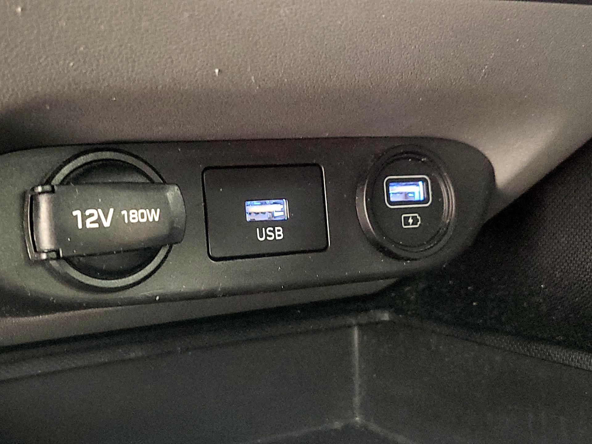 Thumbnail: 2022 Hyundai Elantra - 18