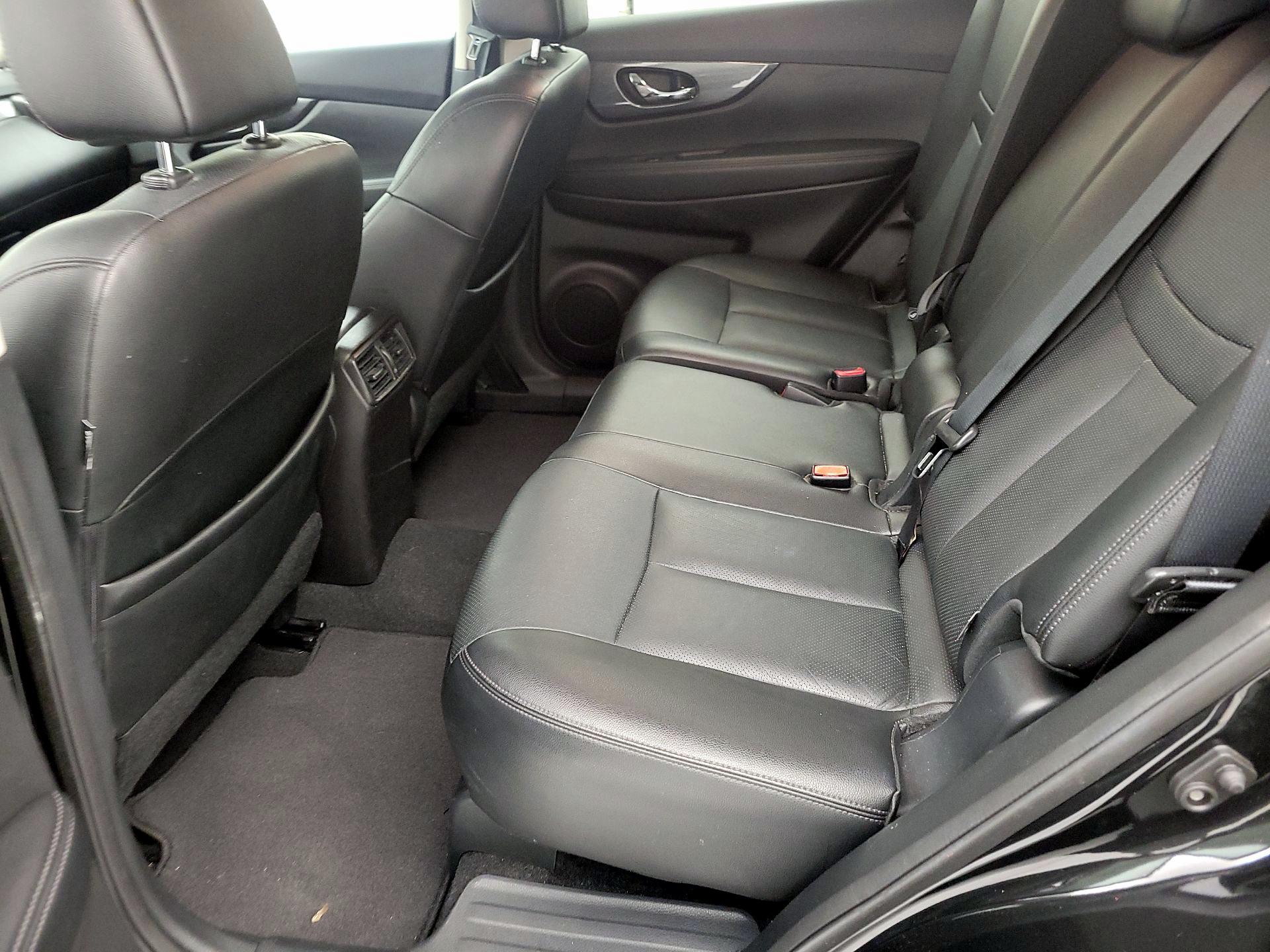 Thumbnail: 2016 Nissan Rogue - 19