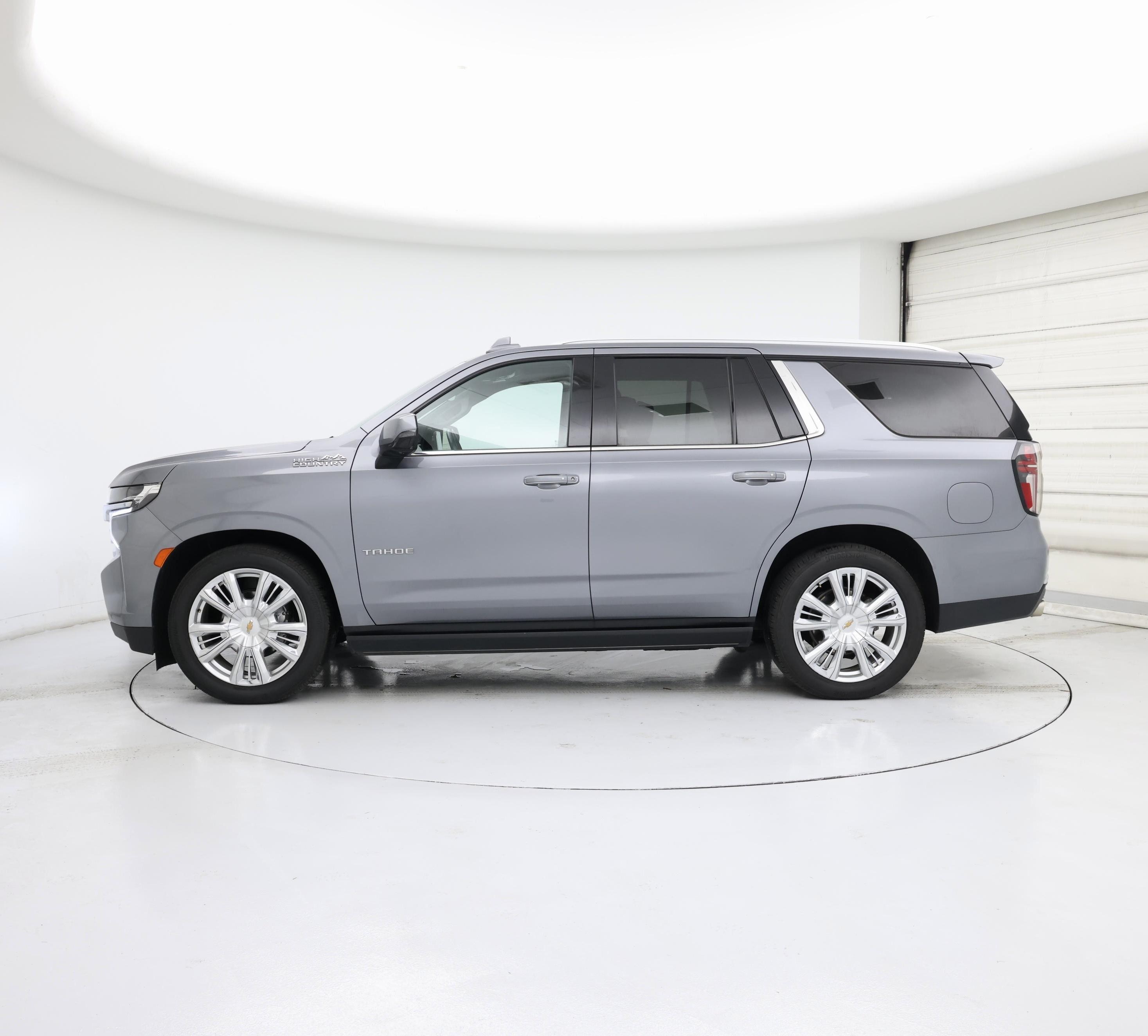 Thumbnail: 2022 Chevrolet Tahoe - 3