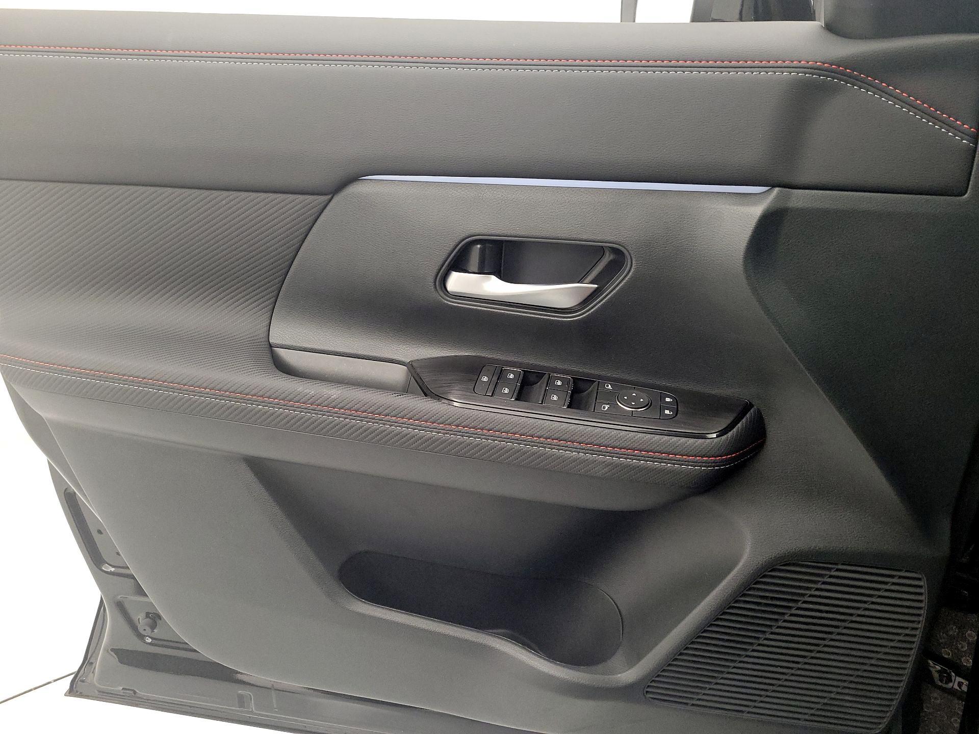 Thumbnail: 2025 Nissan Kicks - 12