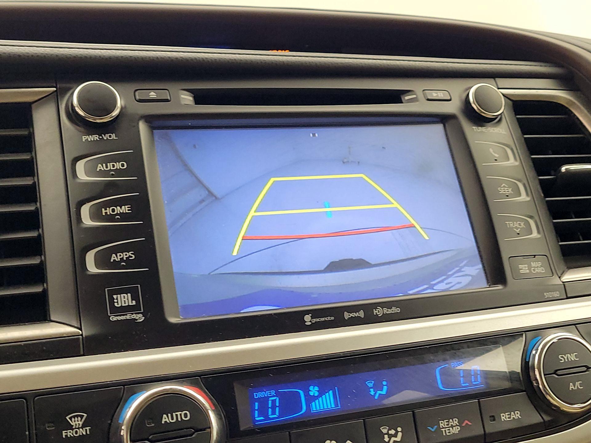 Thumbnail: 2016 Toyota Highlander - 14