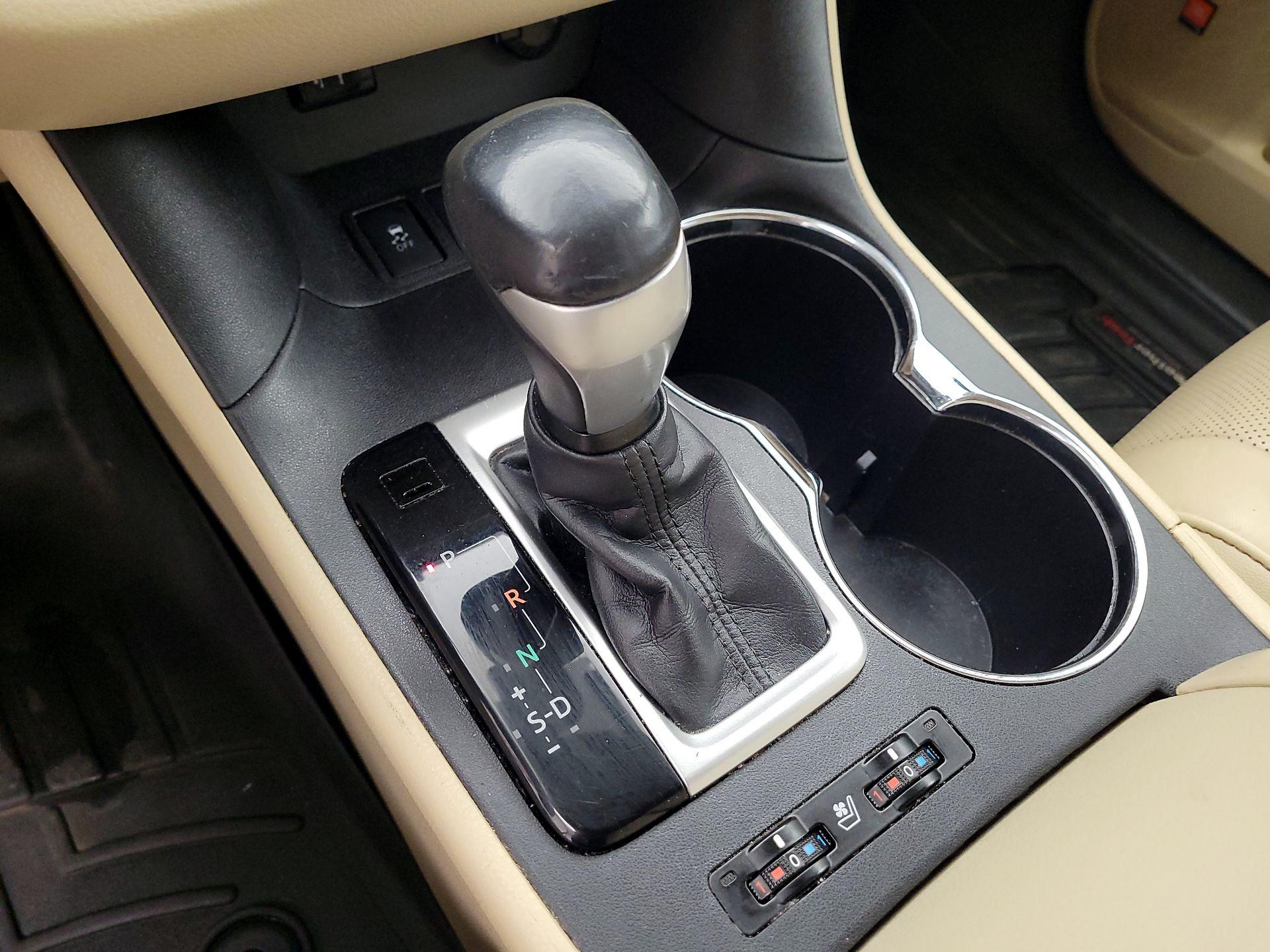 Thumbnail: 2016 Toyota Highlander - 17