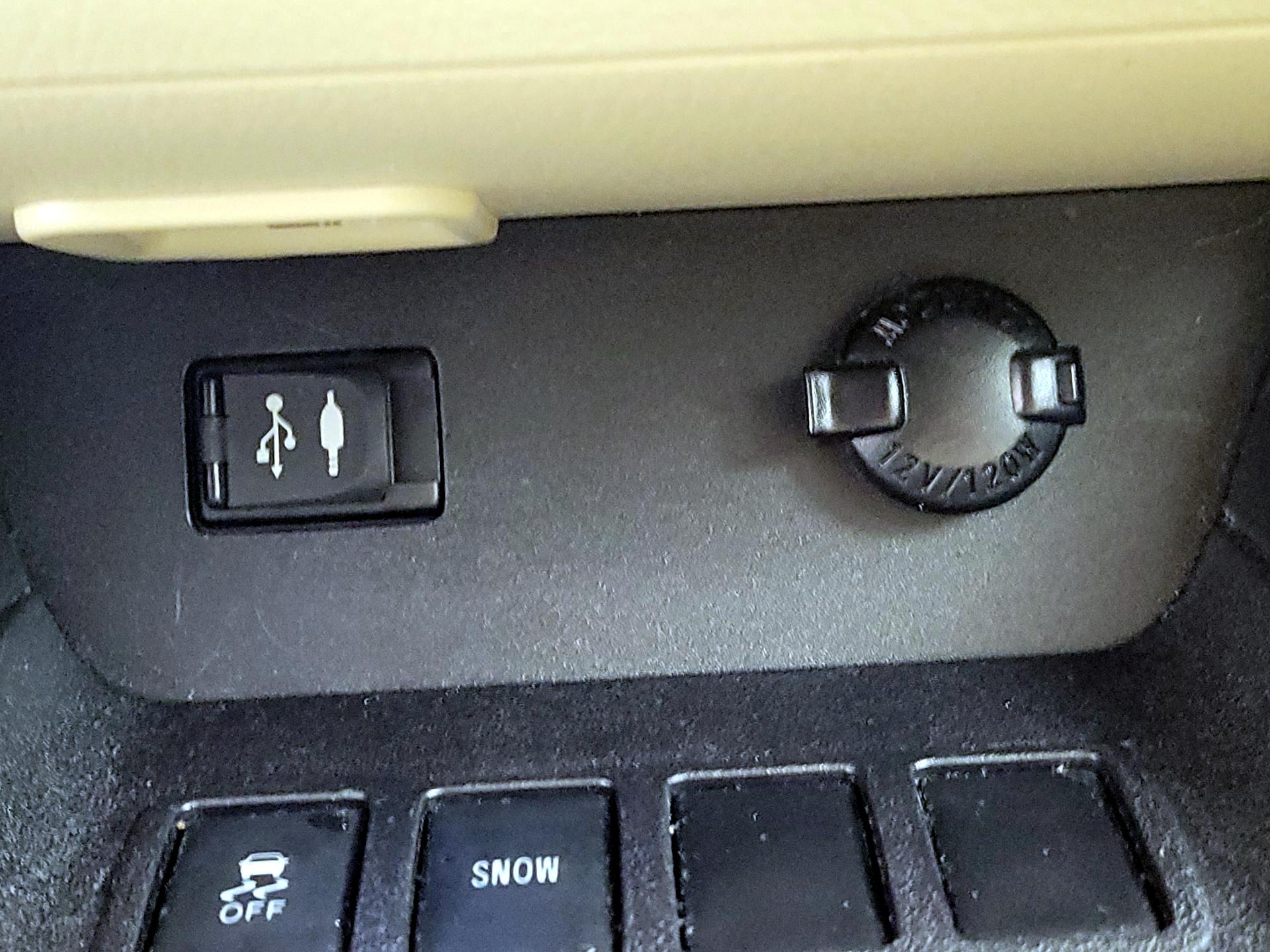 Thumbnail: 2016 Toyota Highlander - 18