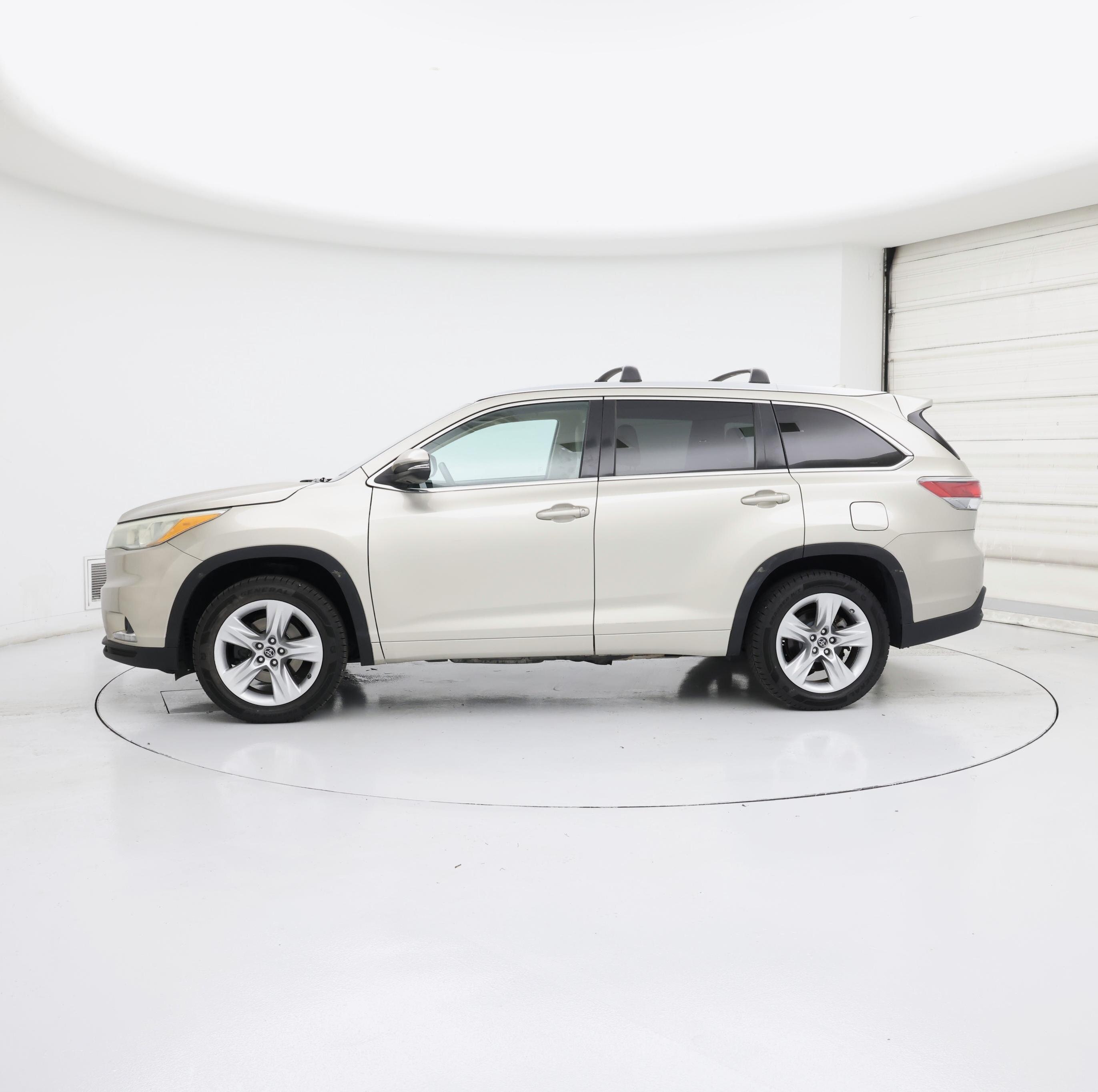 Thumbnail: 2016 Toyota Highlander - 3