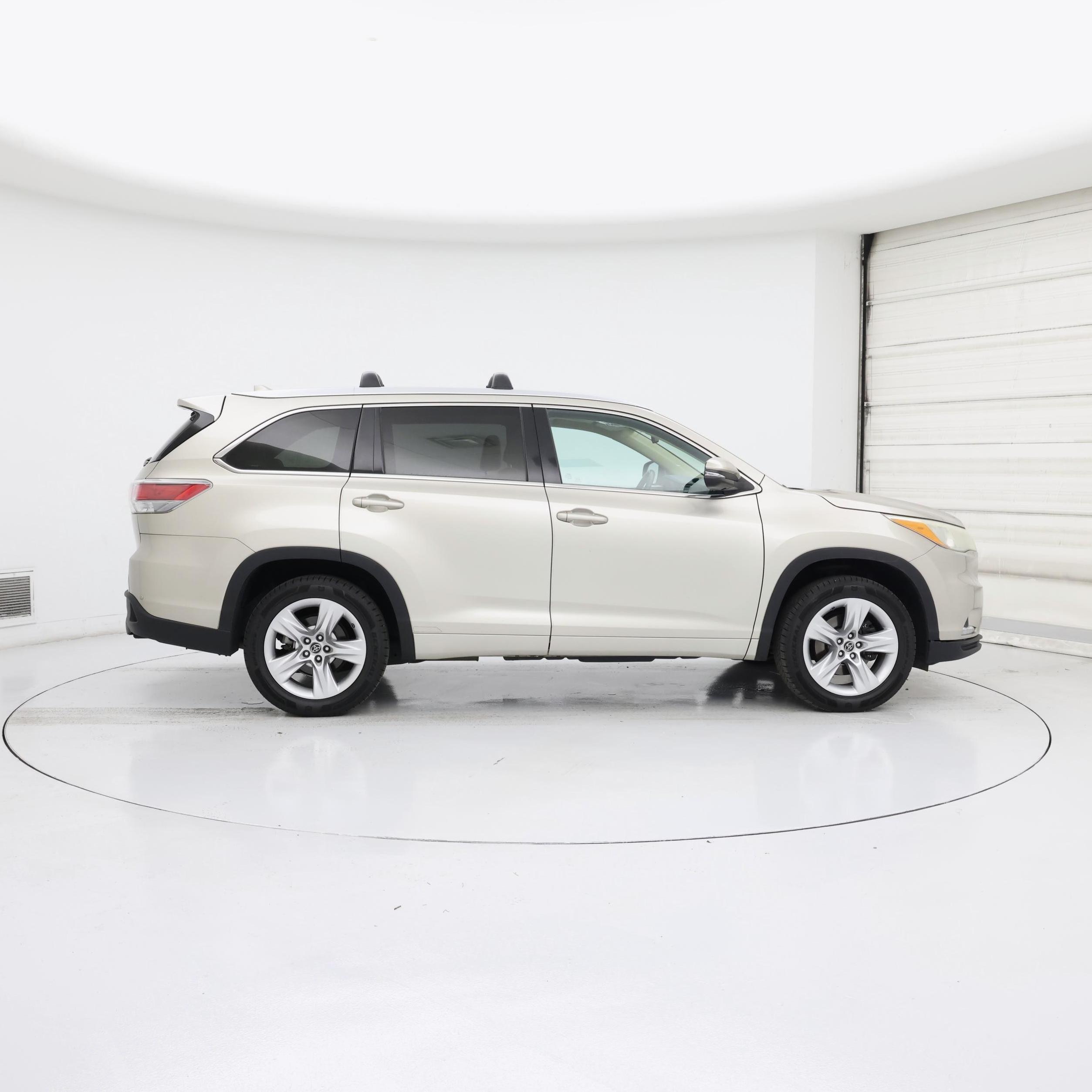Thumbnail: 2016 Toyota Highlander - 7