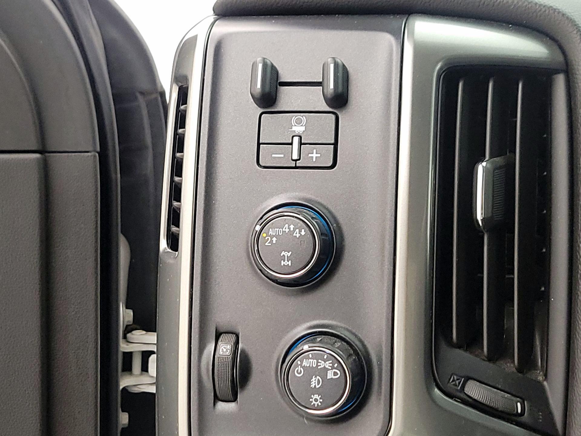 Thumbnail: 2018 Chevrolet Silverado 1500 - 13