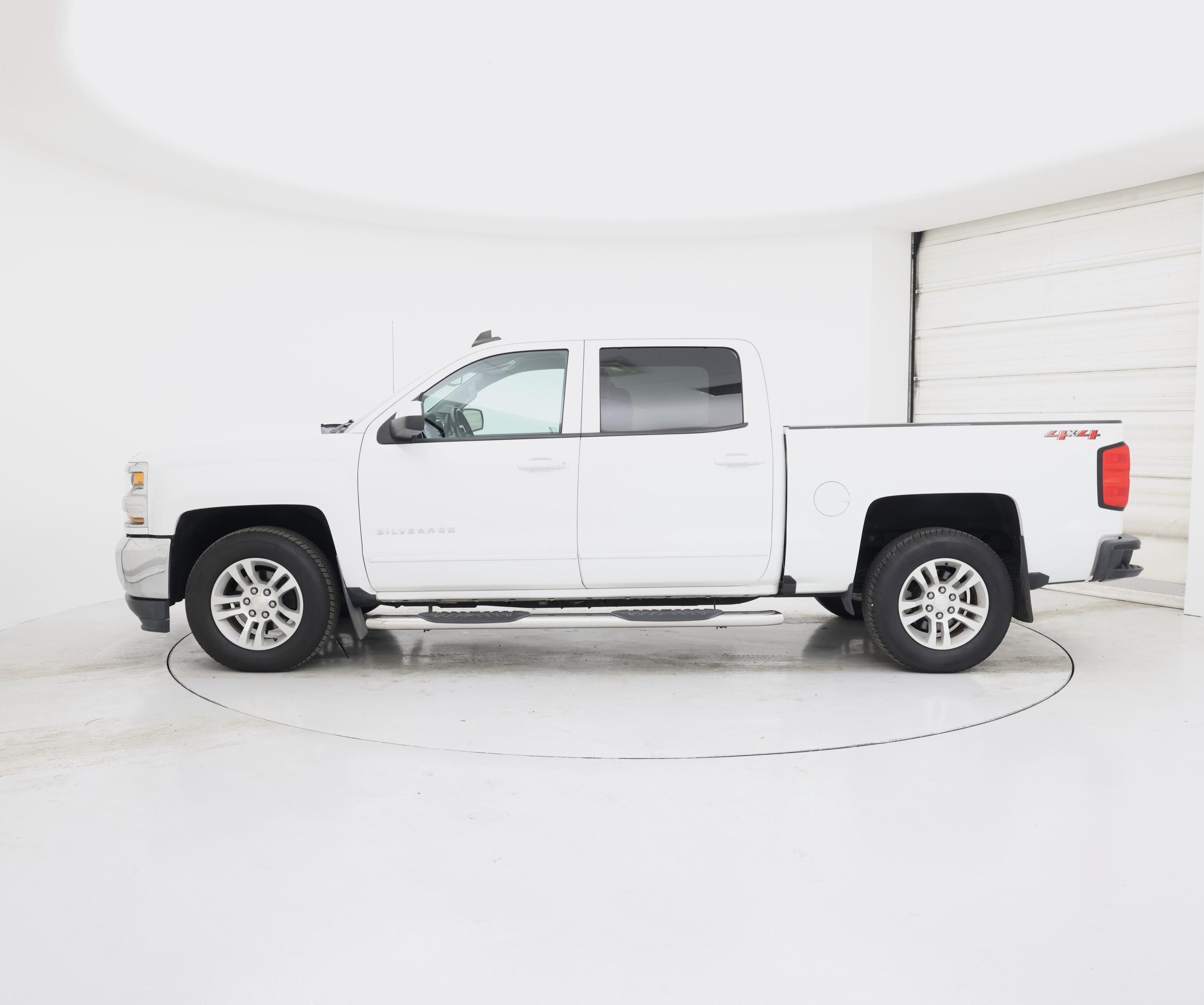 Thumbnail: 2018 Chevrolet Silverado 1500 - 3