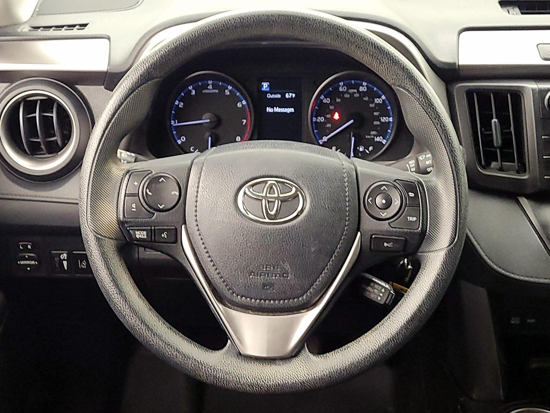 Thumbnail: 2018 Toyota RAV4 - 10