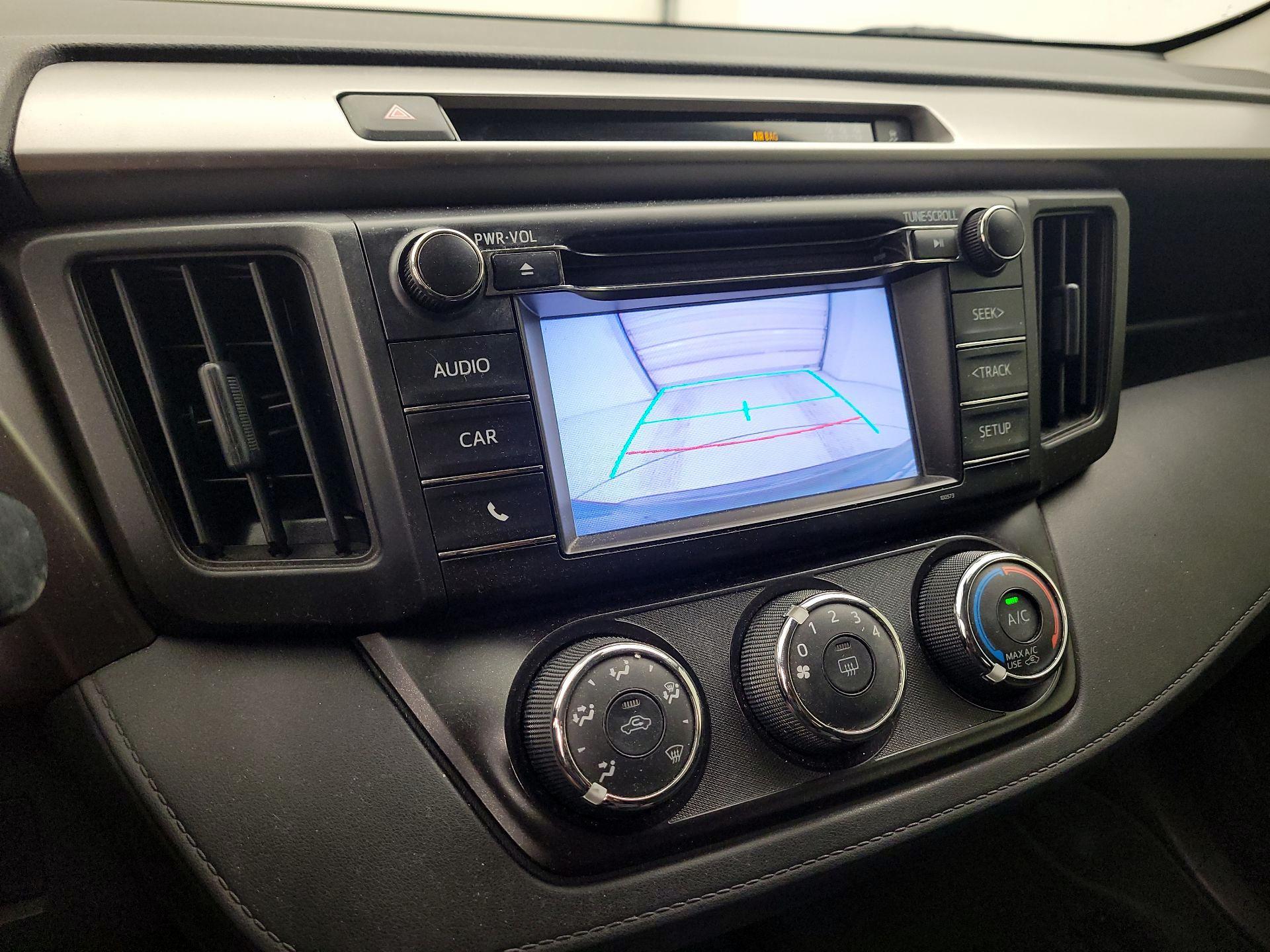 Thumbnail: 2018 Toyota RAV4 - 14