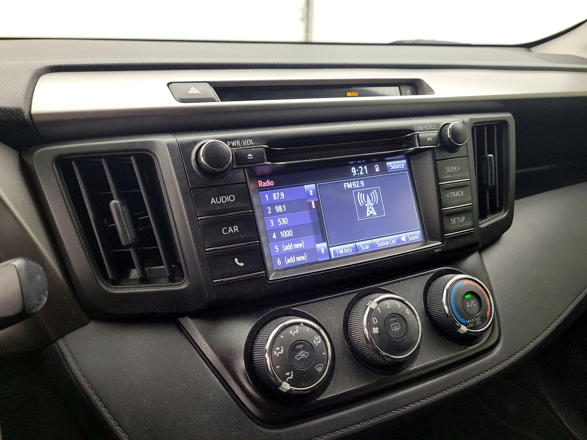 Thumbnail: 2018 Toyota RAV4 - 15