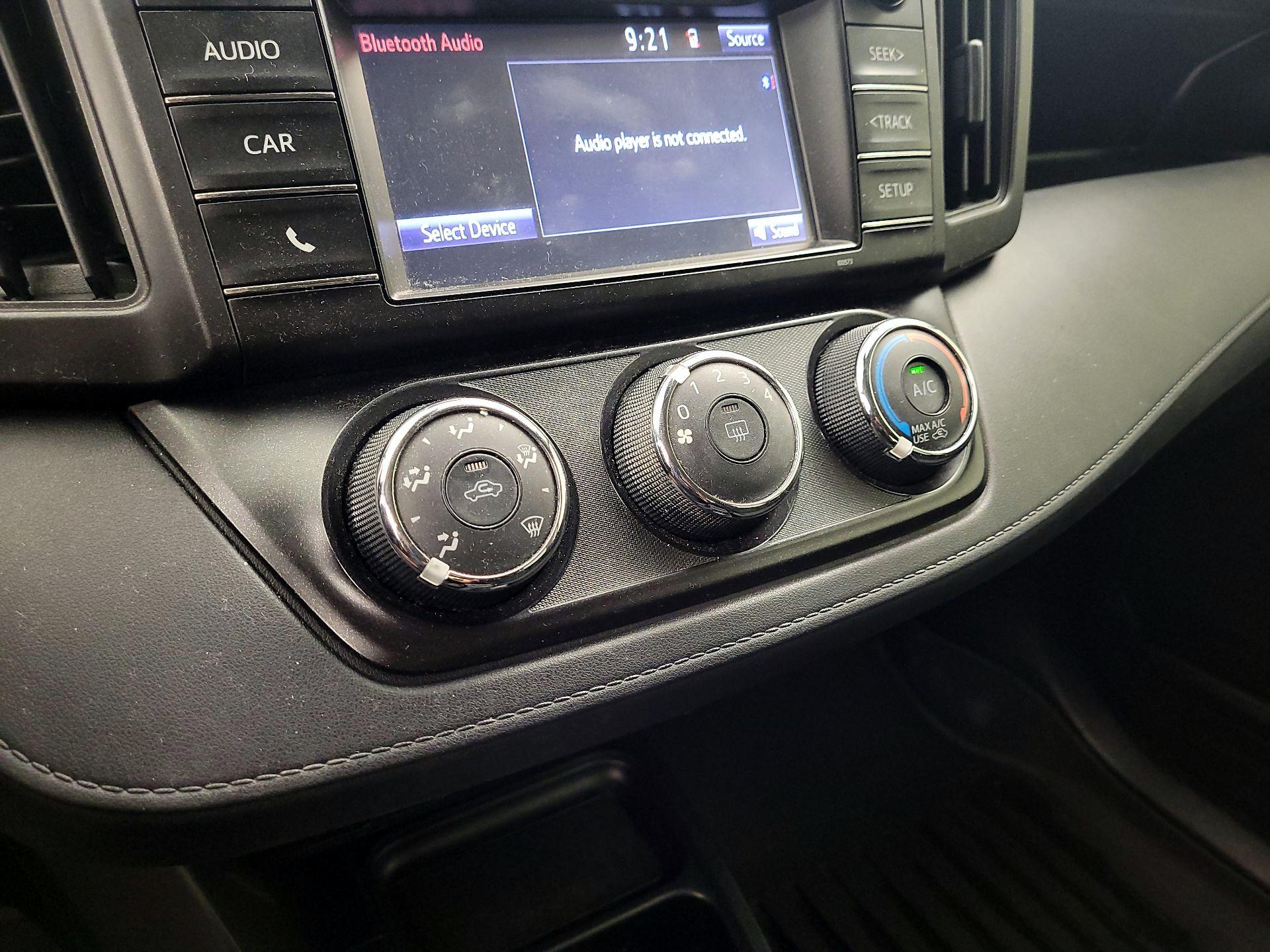 Thumbnail: 2018 Toyota RAV4 - 16