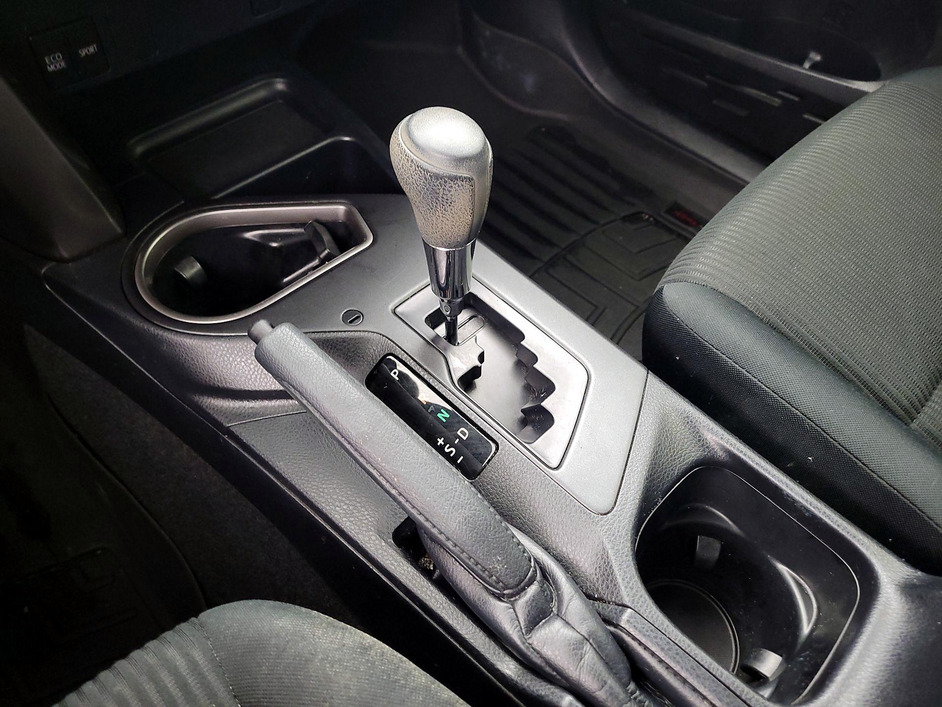 Thumbnail: 2018 Toyota RAV4 - 17