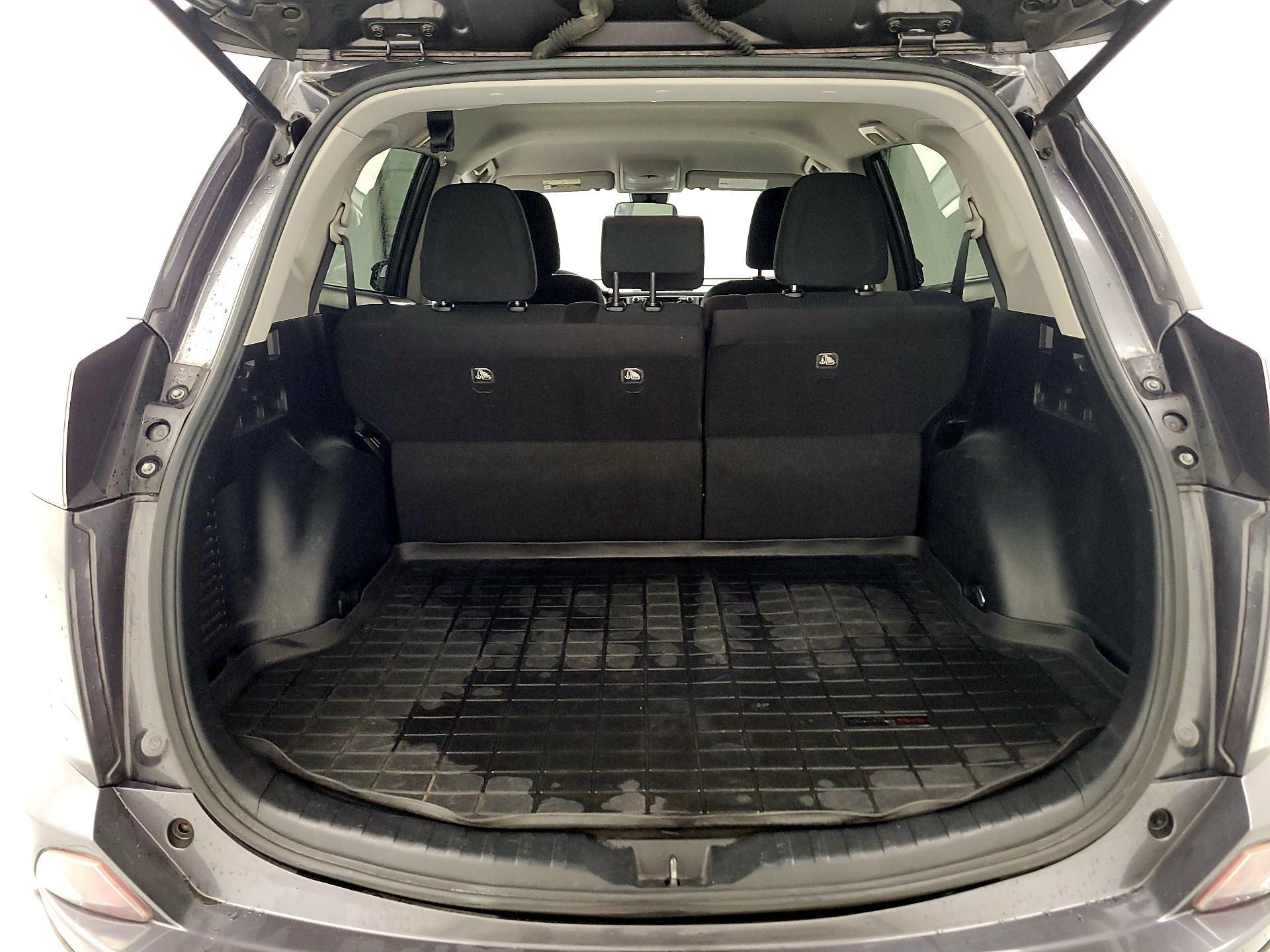 Thumbnail: 2018 Toyota RAV4 - 19