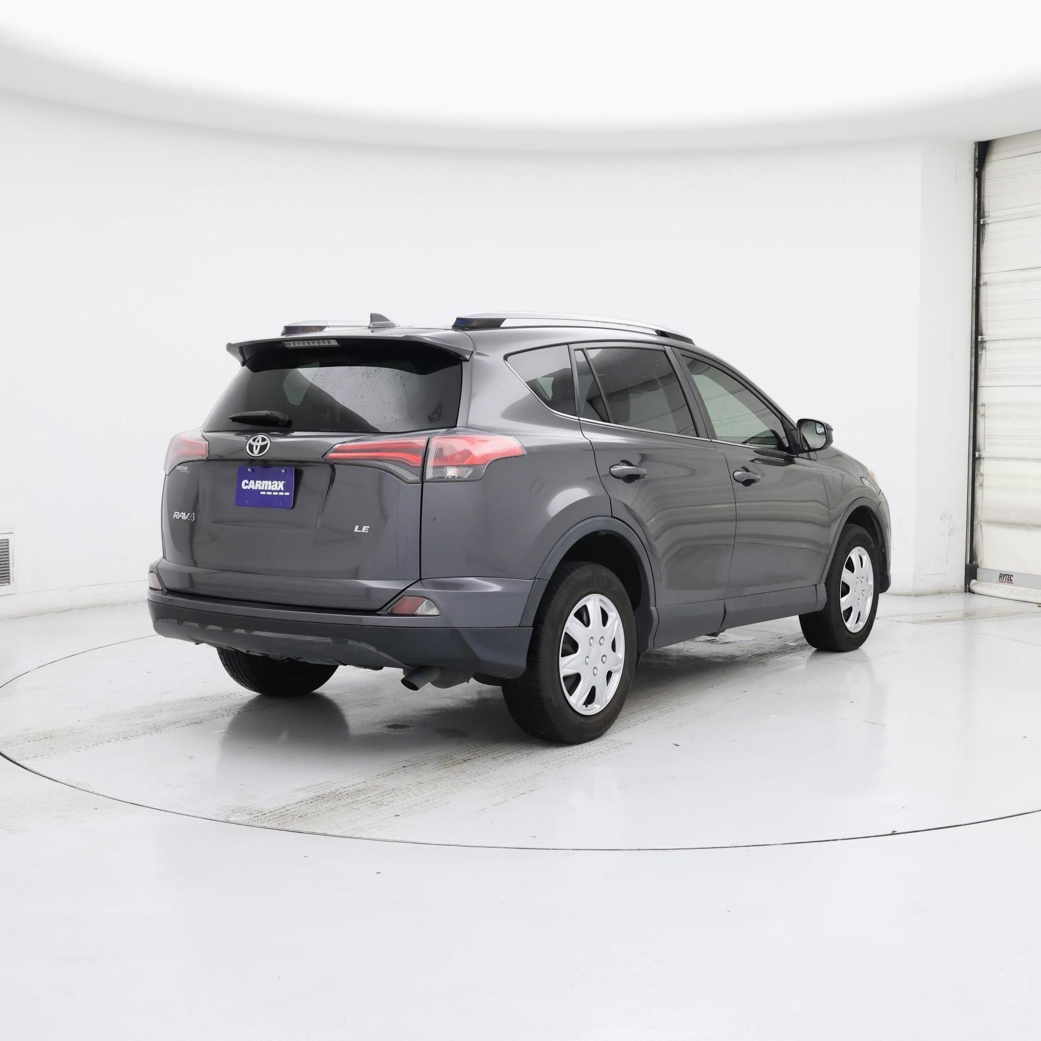 Thumbnail: 2018 Toyota RAV4 - 8