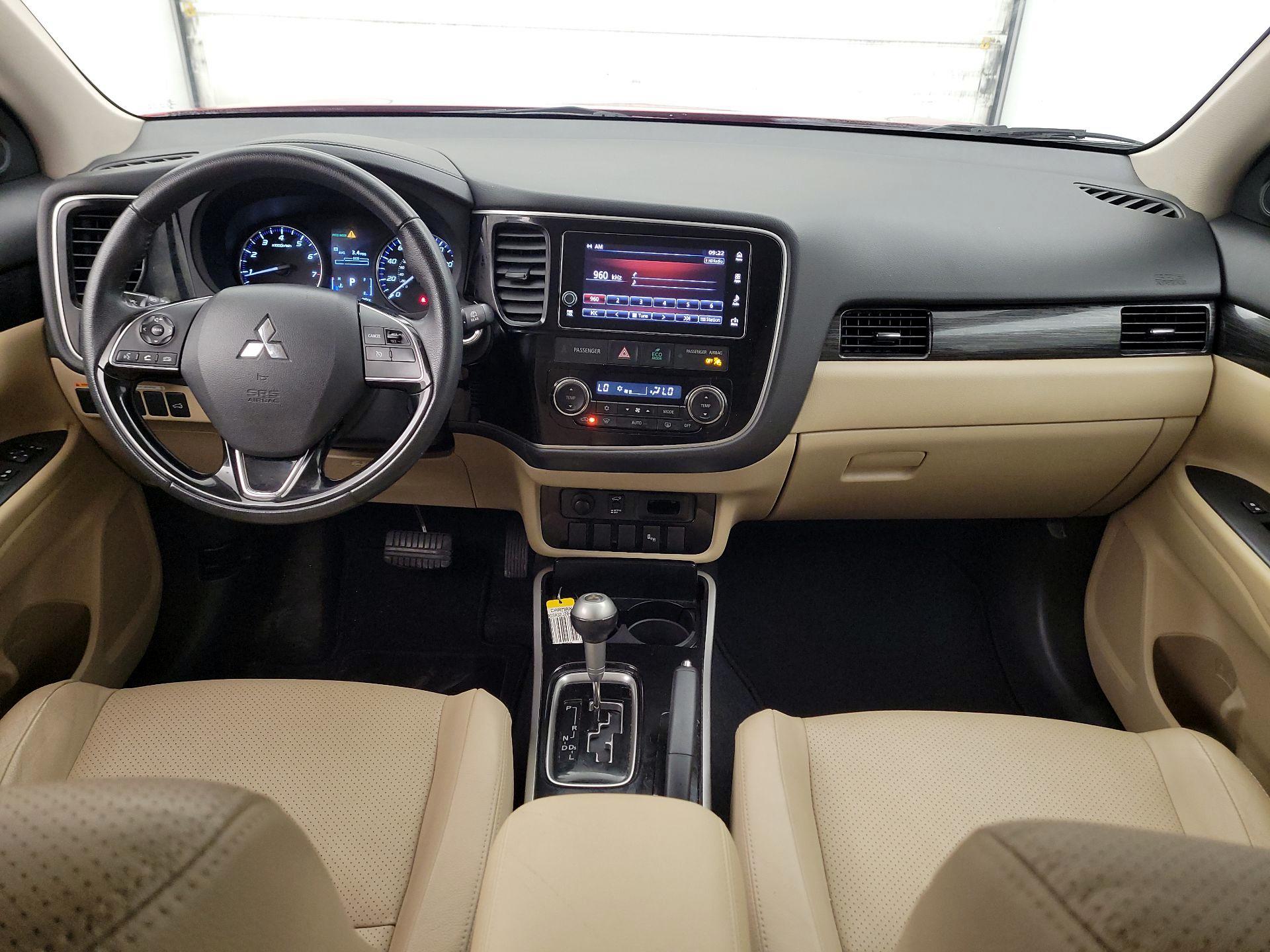 Thumbnail: 2018 Mitsubishi Outlander - 9