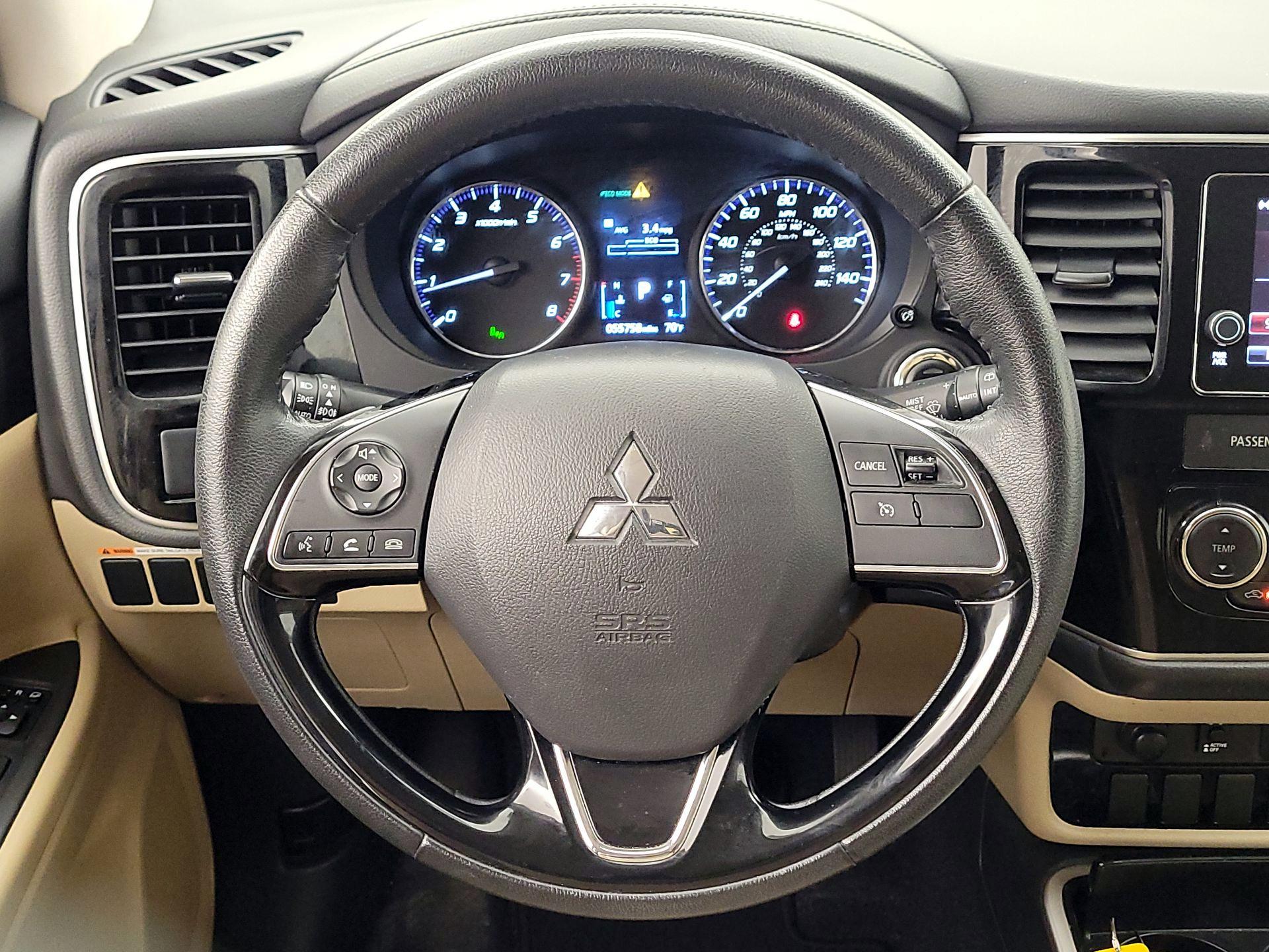 Thumbnail: 2018 Mitsubishi Outlander - 10