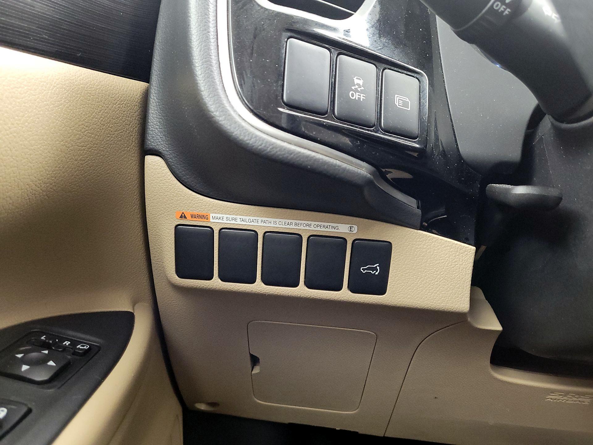 Thumbnail: 2018 Mitsubishi Outlander - 13