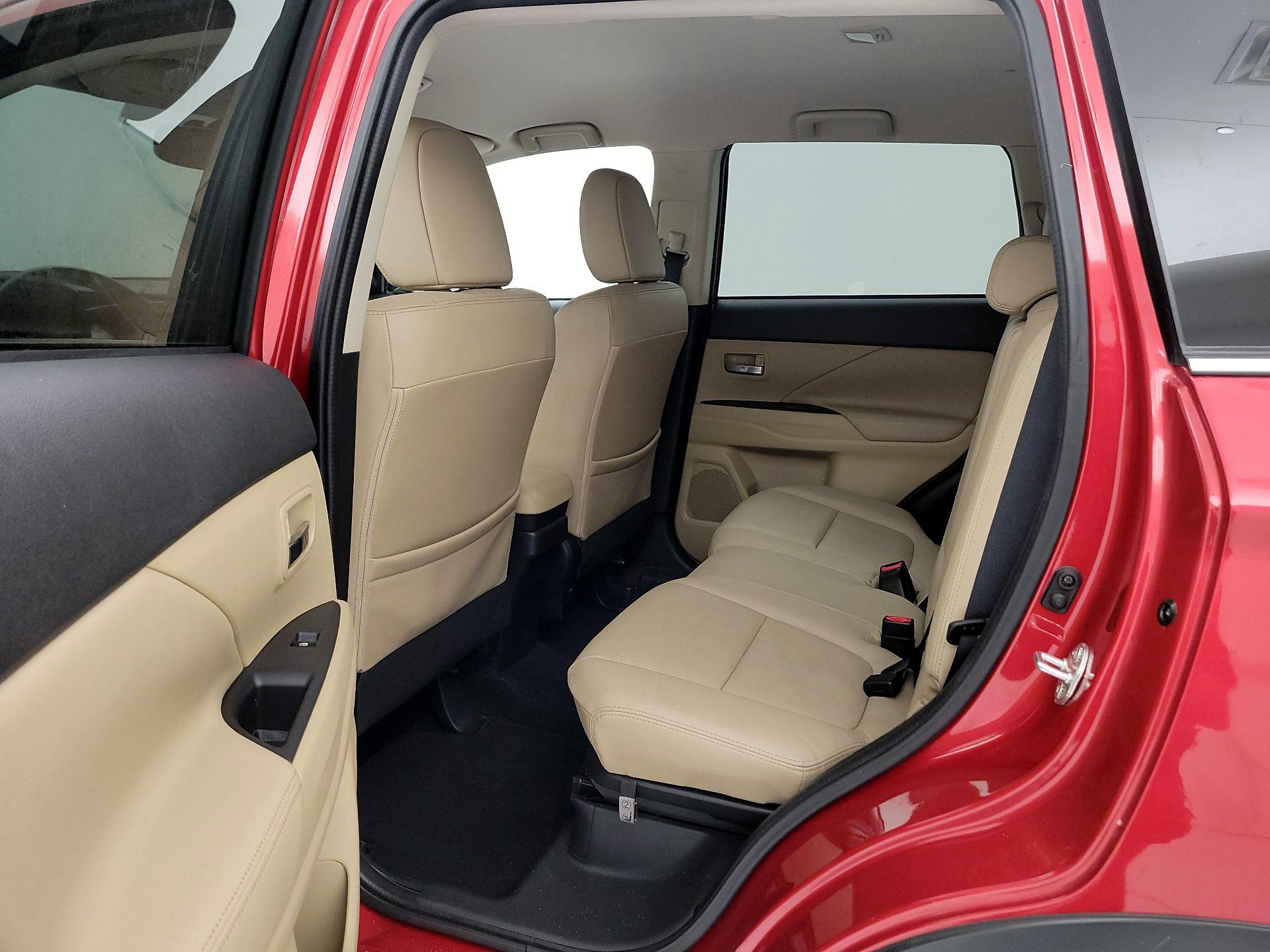 Thumbnail: 2018 Mitsubishi Outlander - 18