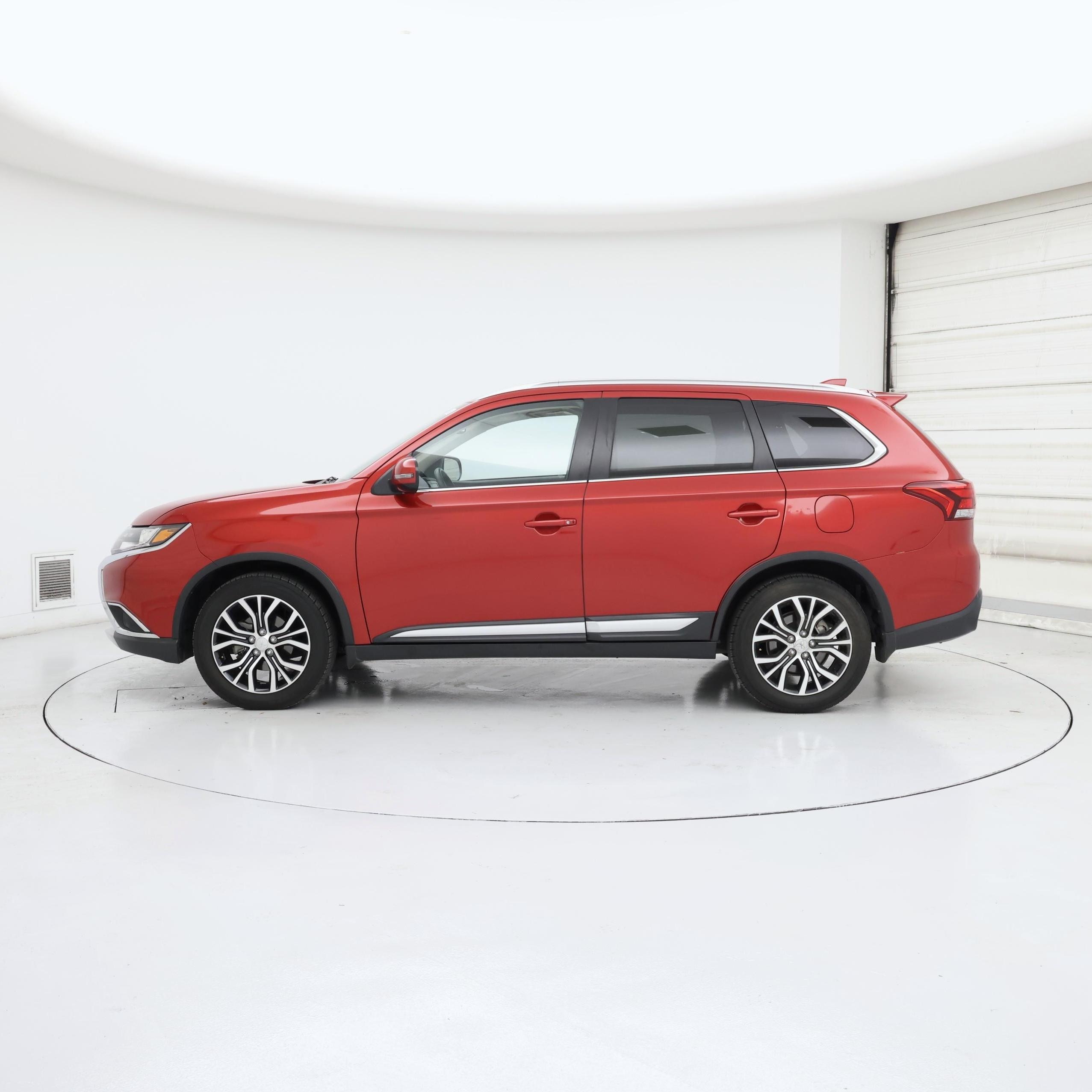 Thumbnail: 2018 Mitsubishi Outlander - 3