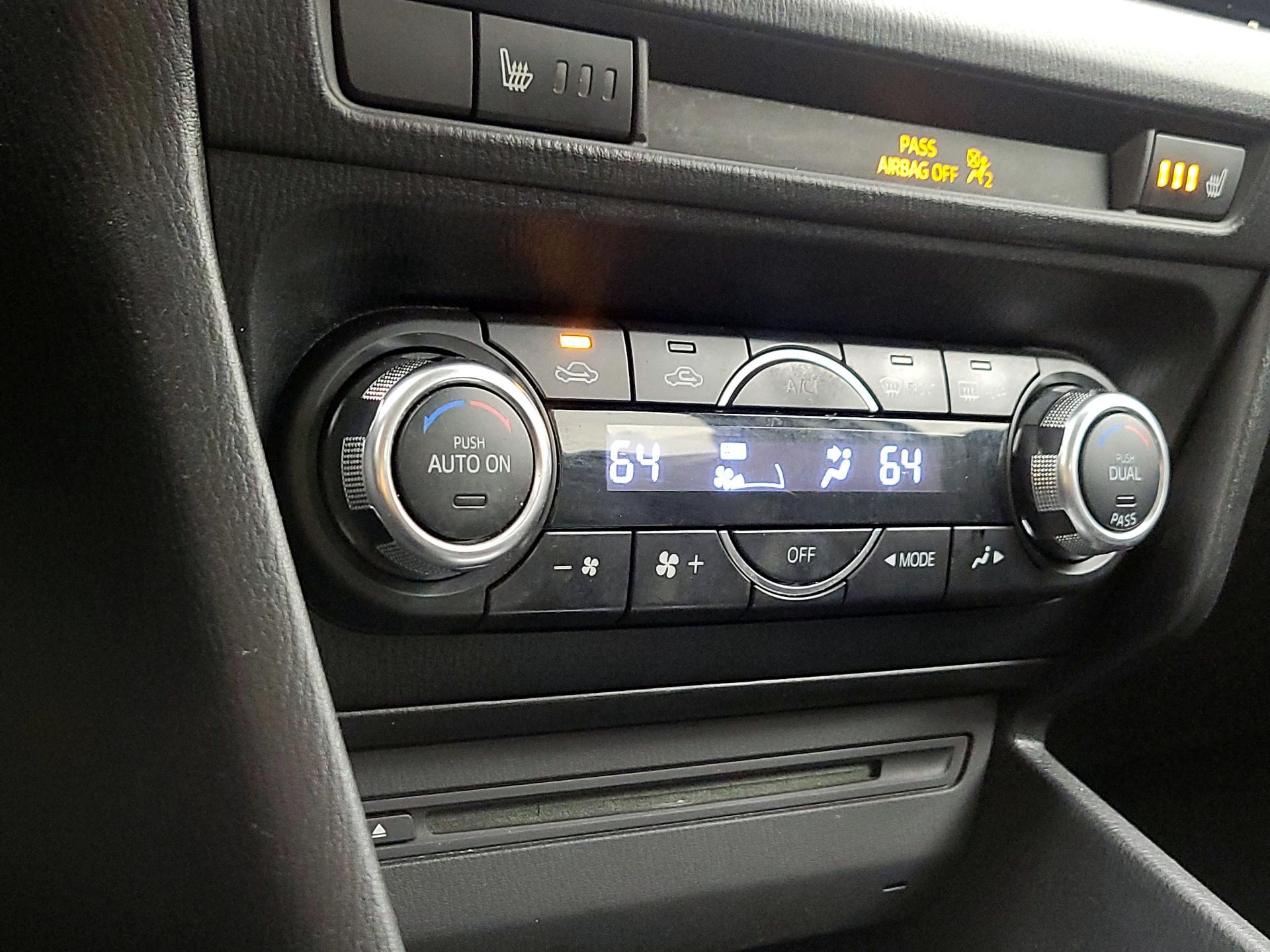 Thumbnail: 2014 Mazda Mazda3 - 16