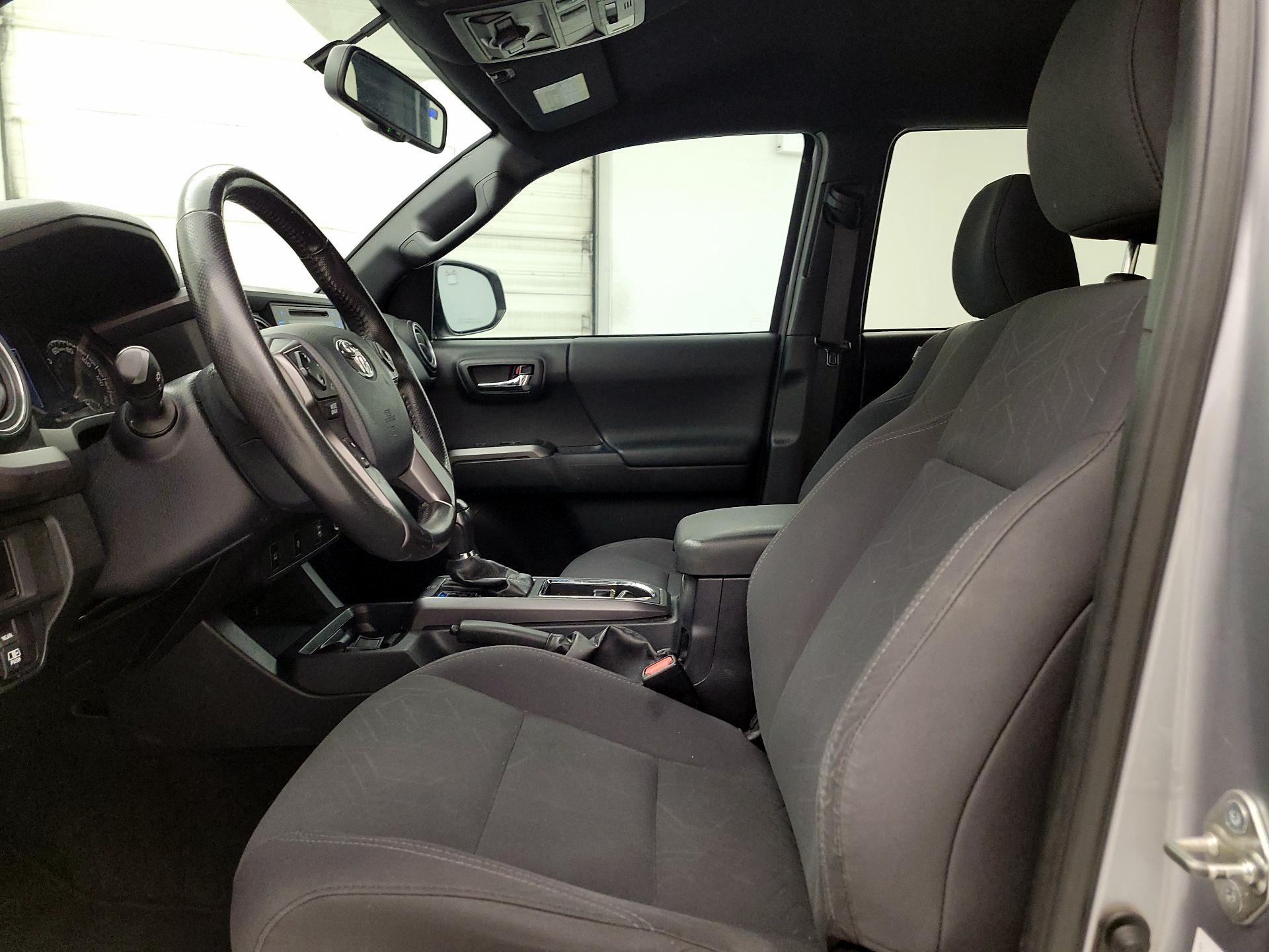 Thumbnail: 2017 Toyota Tacoma - 11