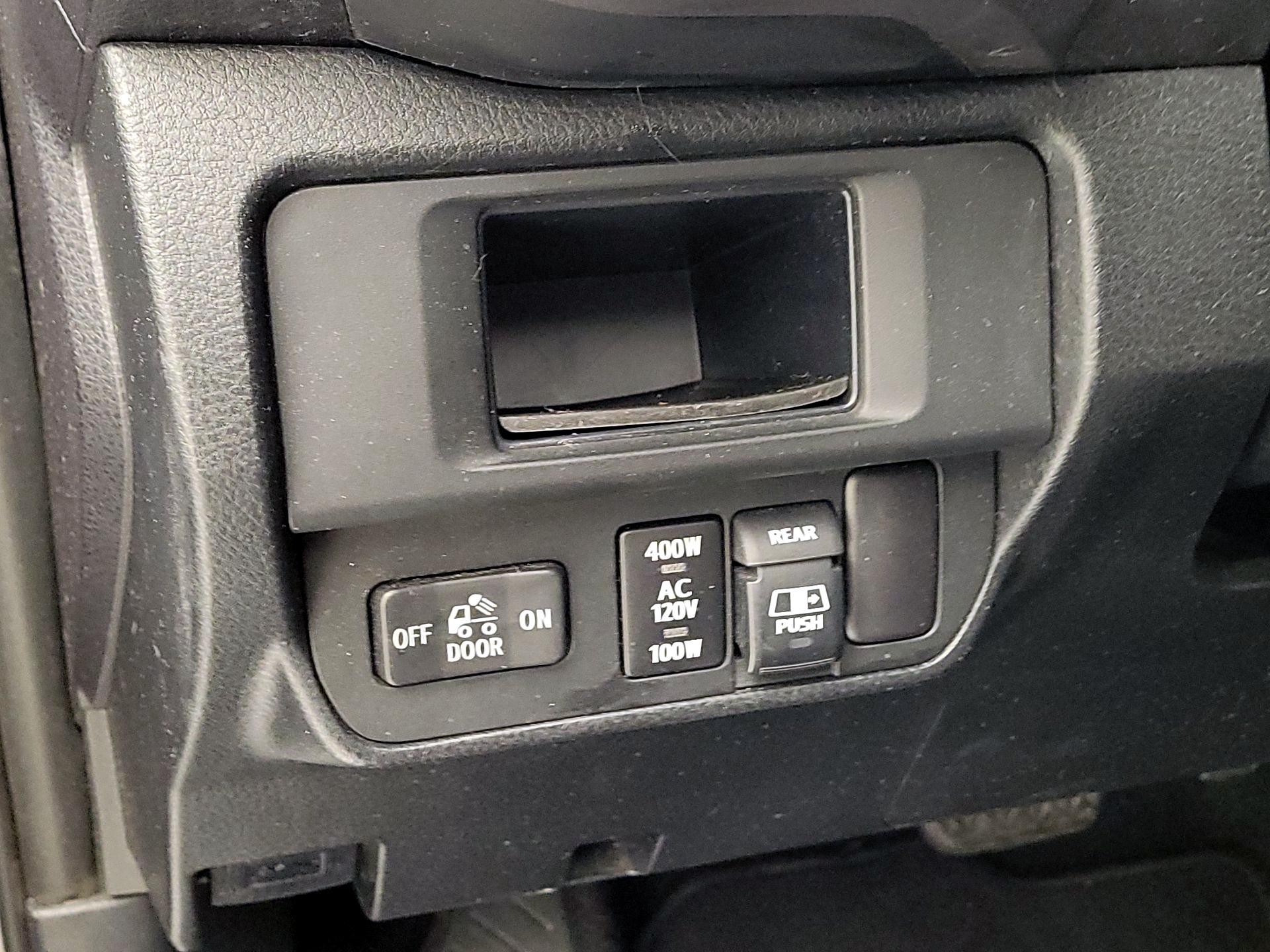 Thumbnail: 2017 Toyota Tacoma - 13