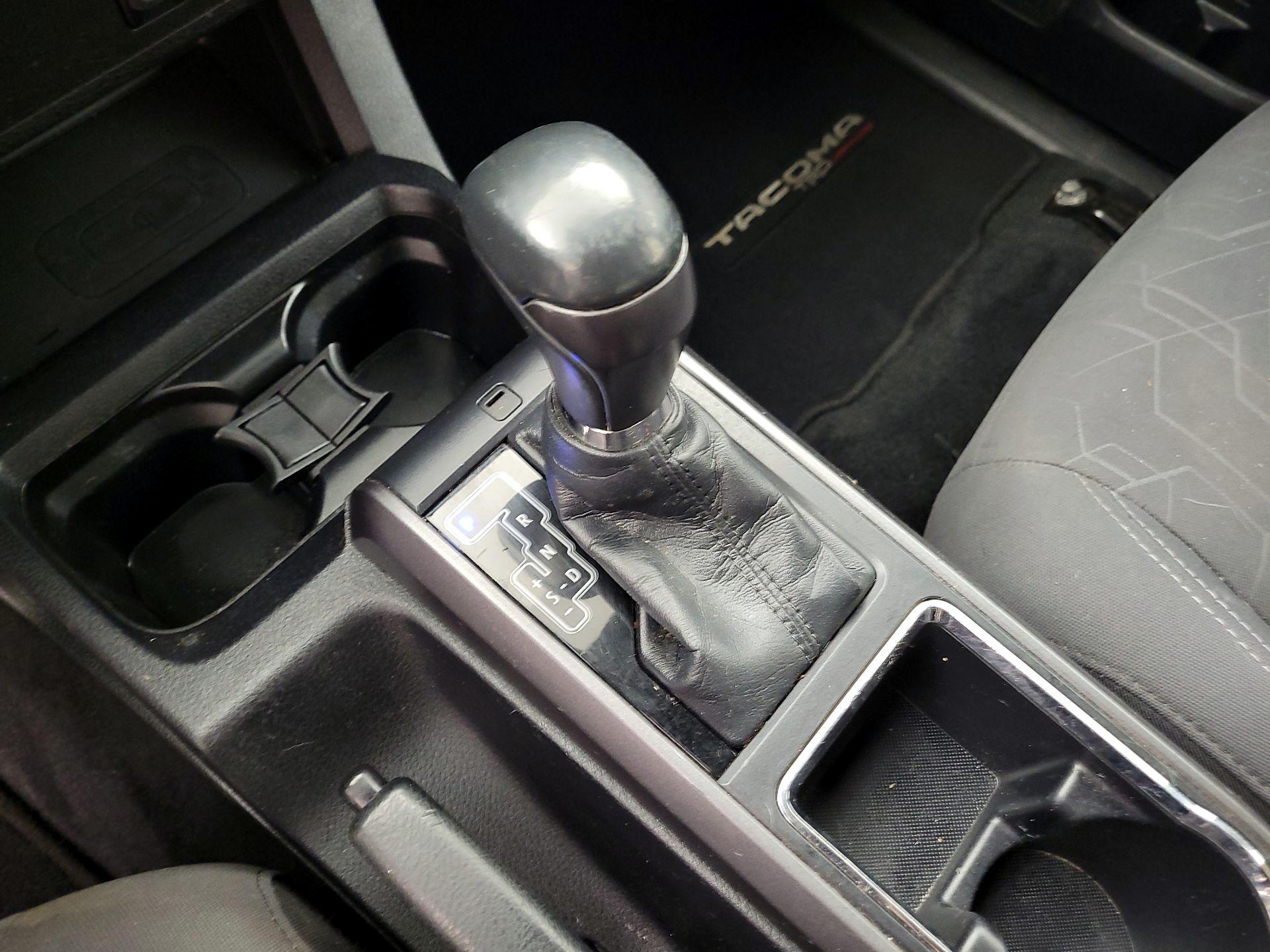 Thumbnail: 2017 Toyota Tacoma - 17