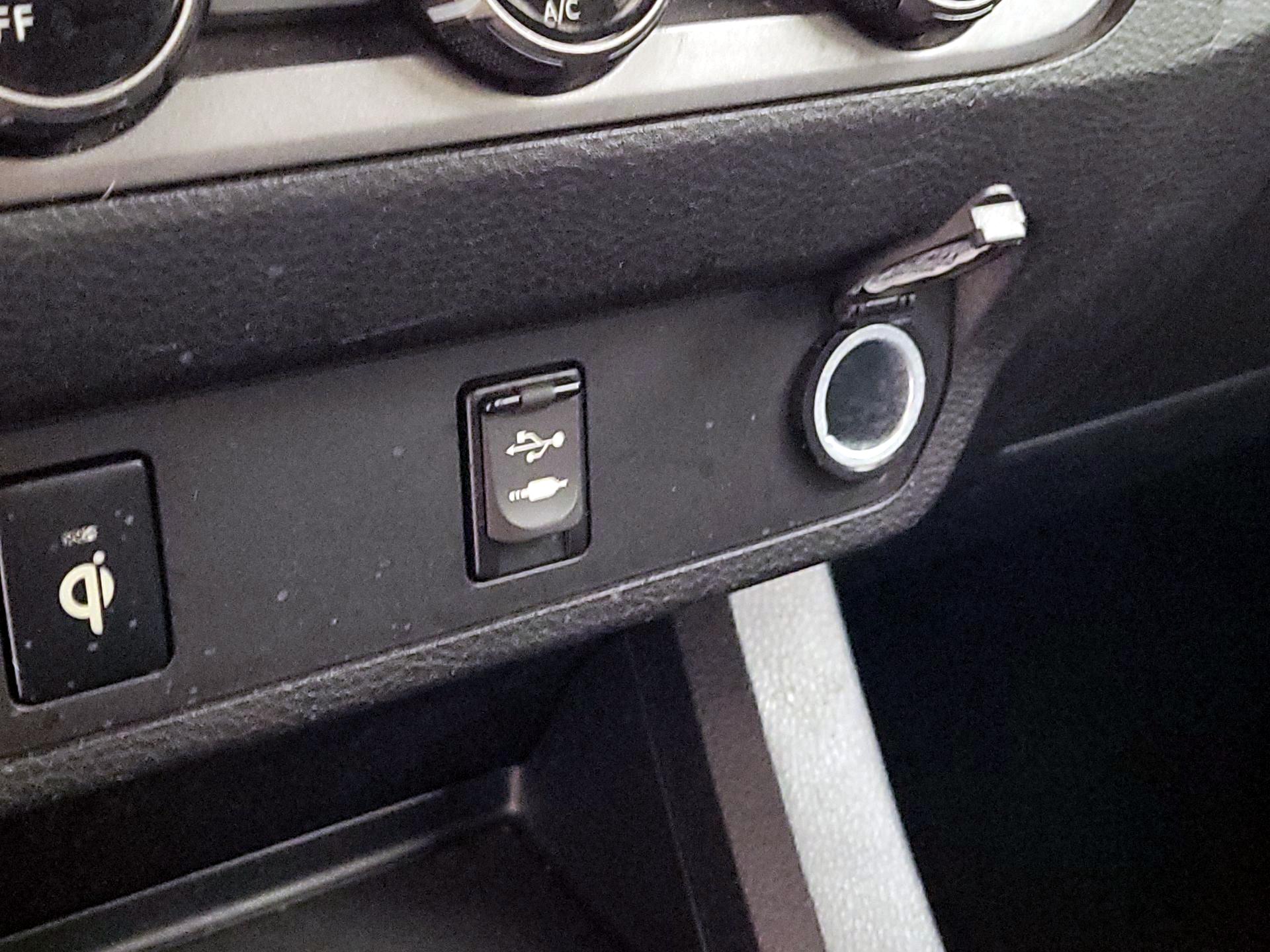 Thumbnail: 2017 Toyota Tacoma - 18