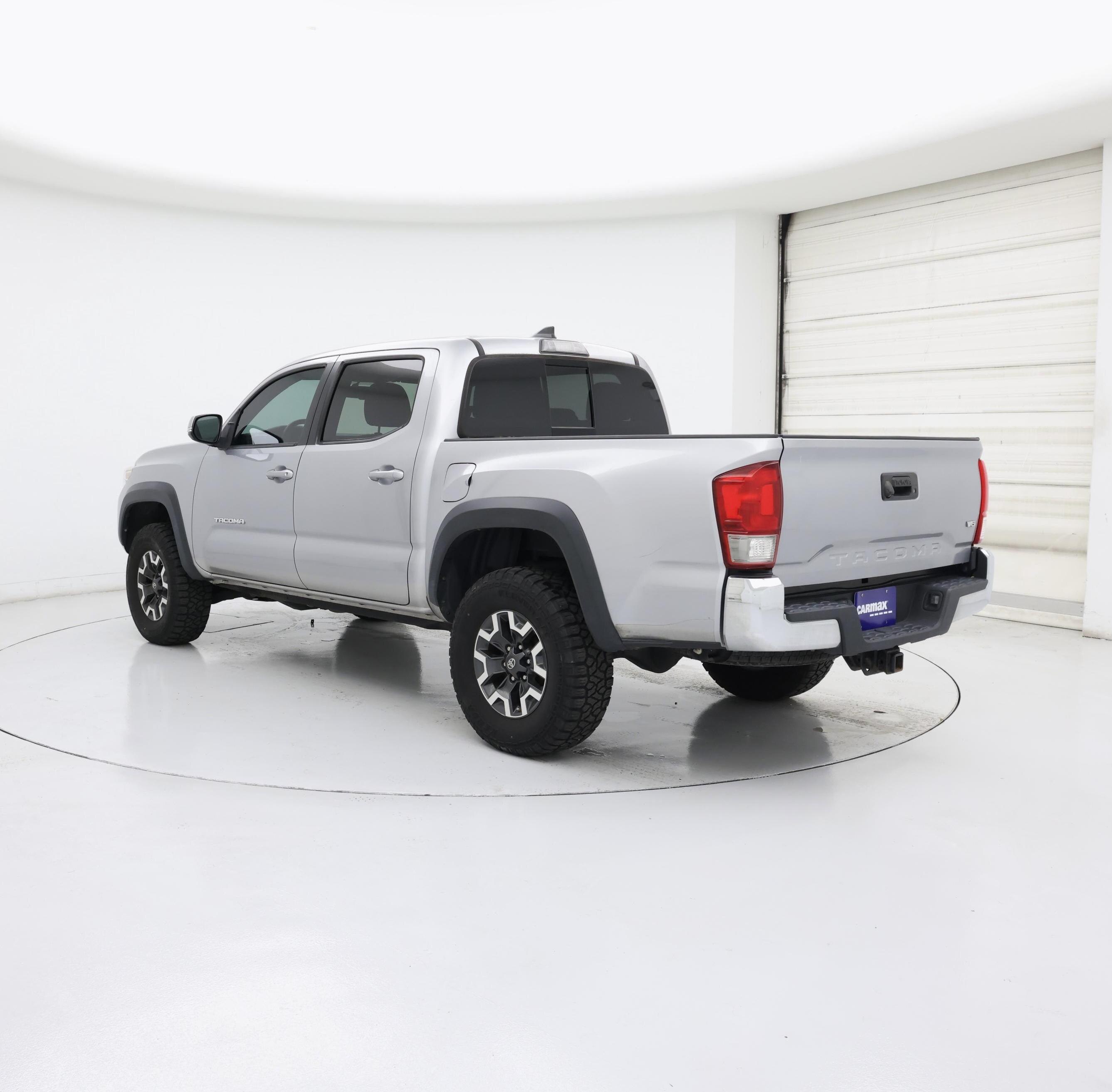 Thumbnail: 2017 Toyota Tacoma - 2