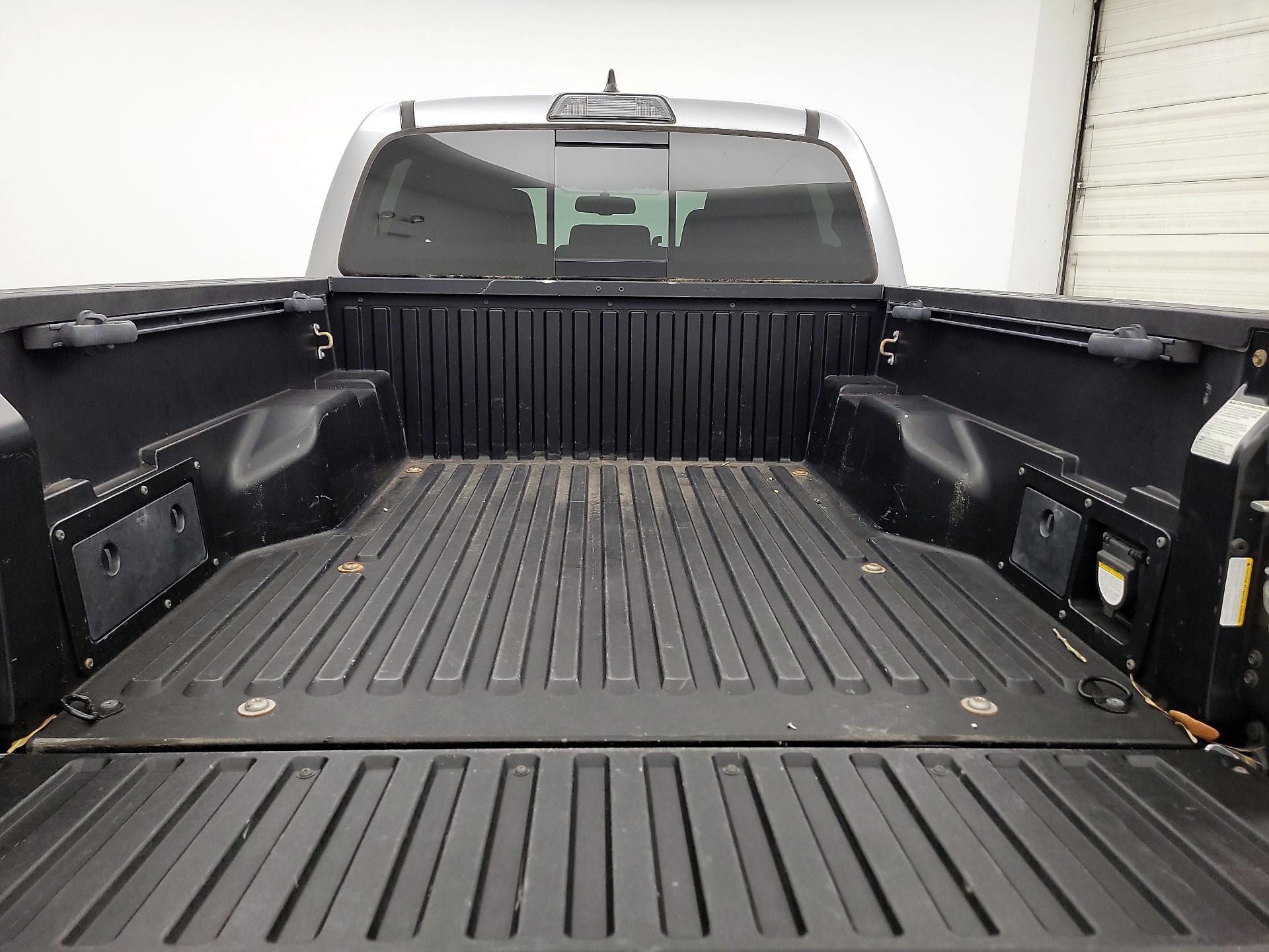 Thumbnail: 2017 Toyota Tacoma - 20