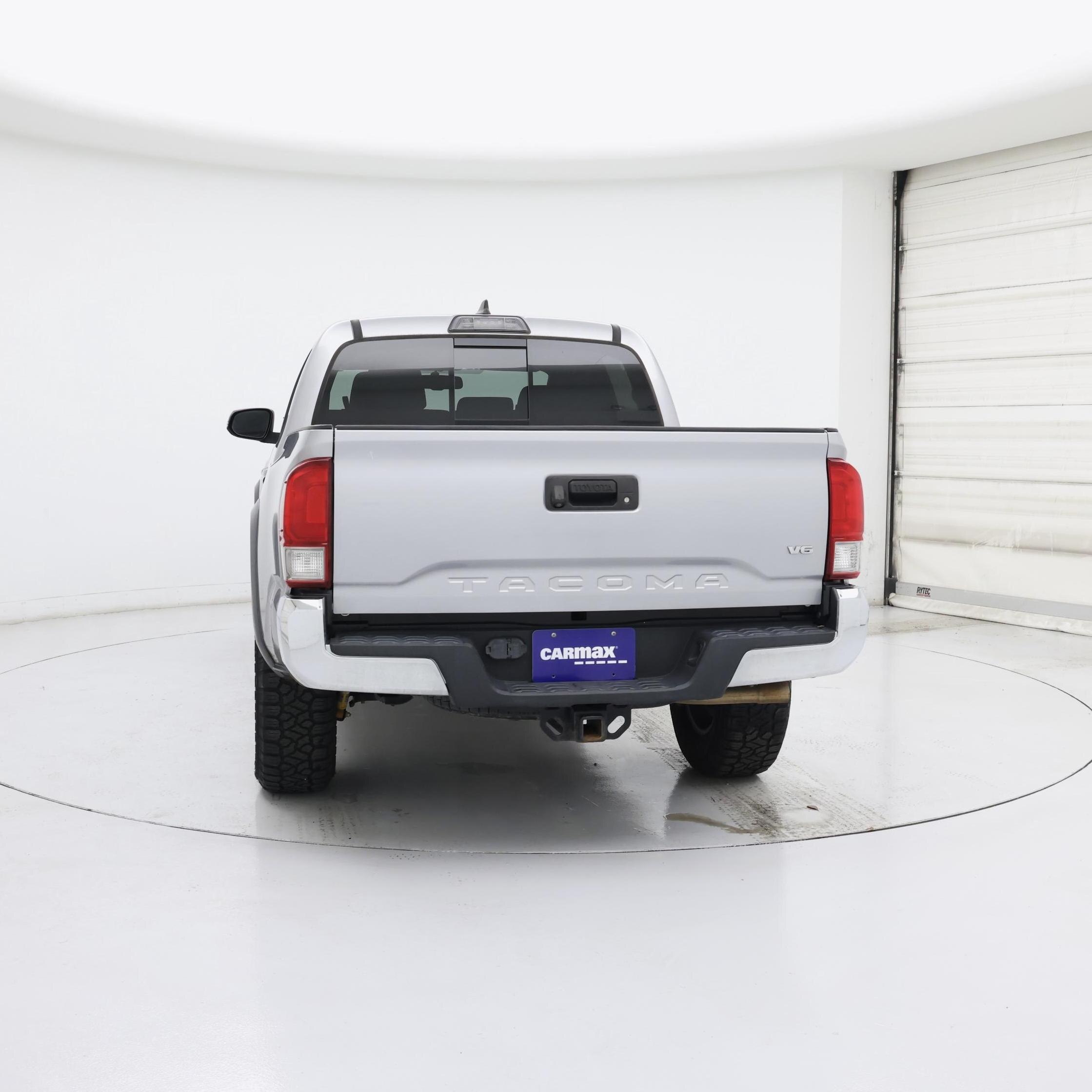 Thumbnail: 2017 Toyota Tacoma - 6