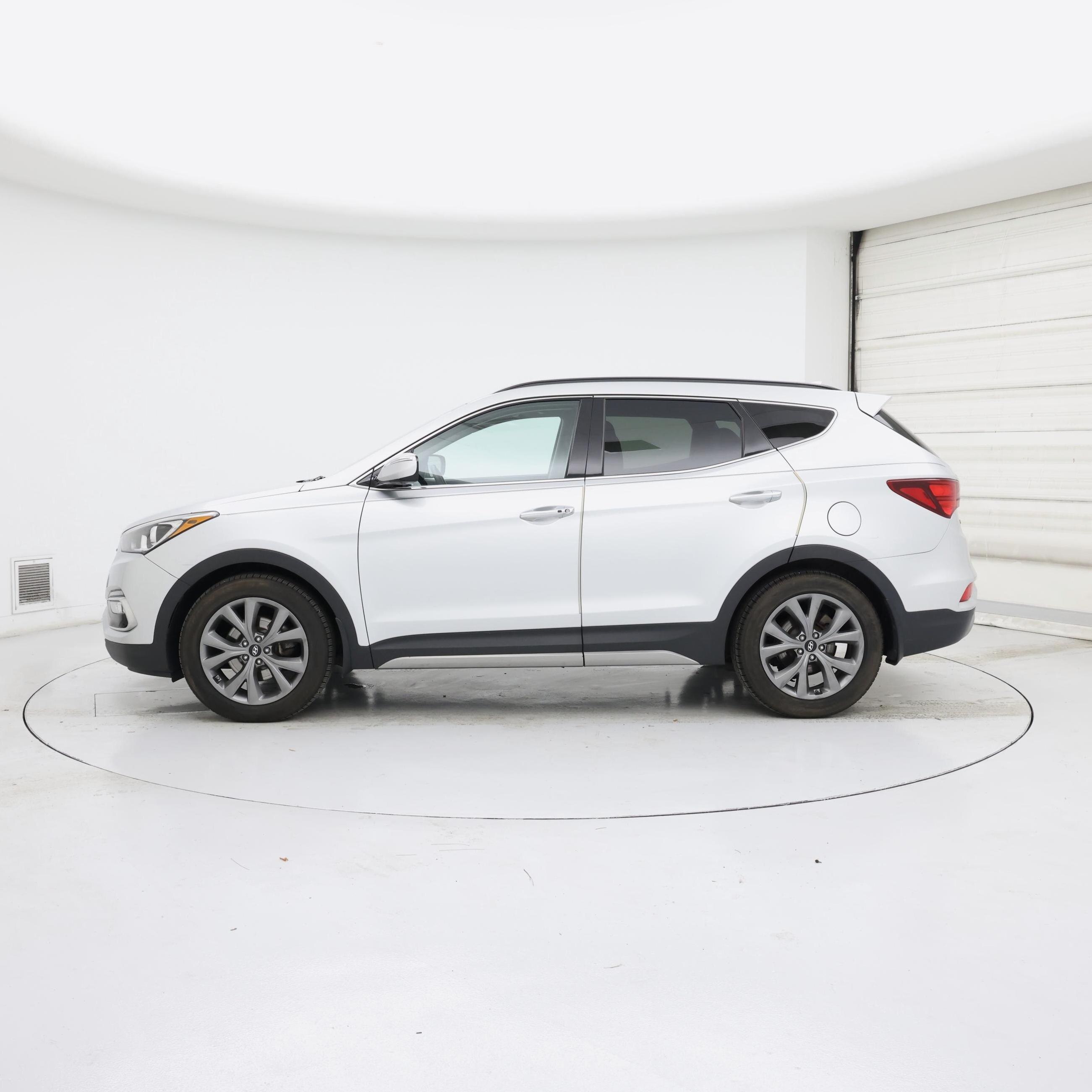 Thumbnail: 2018 Hyundai Santa Fe - 3
