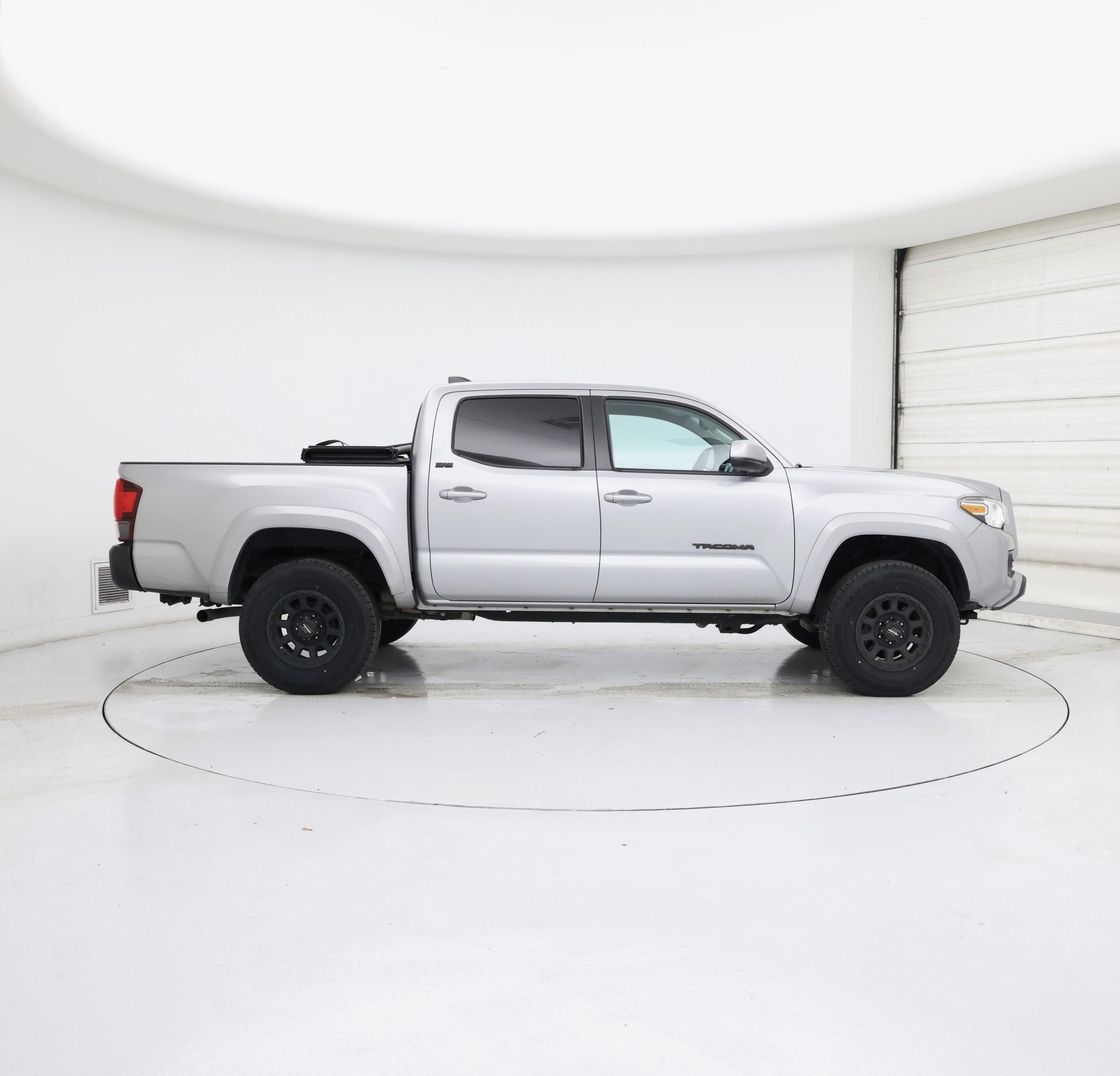 Thumbnail: 2021 Toyota Tacoma - 7
