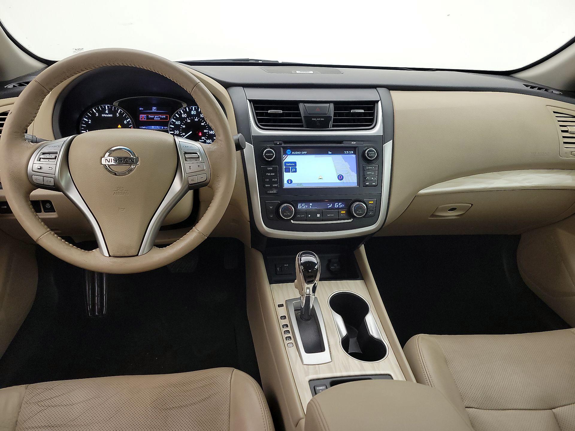 Thumbnail: 2016 Nissan Altima - 9