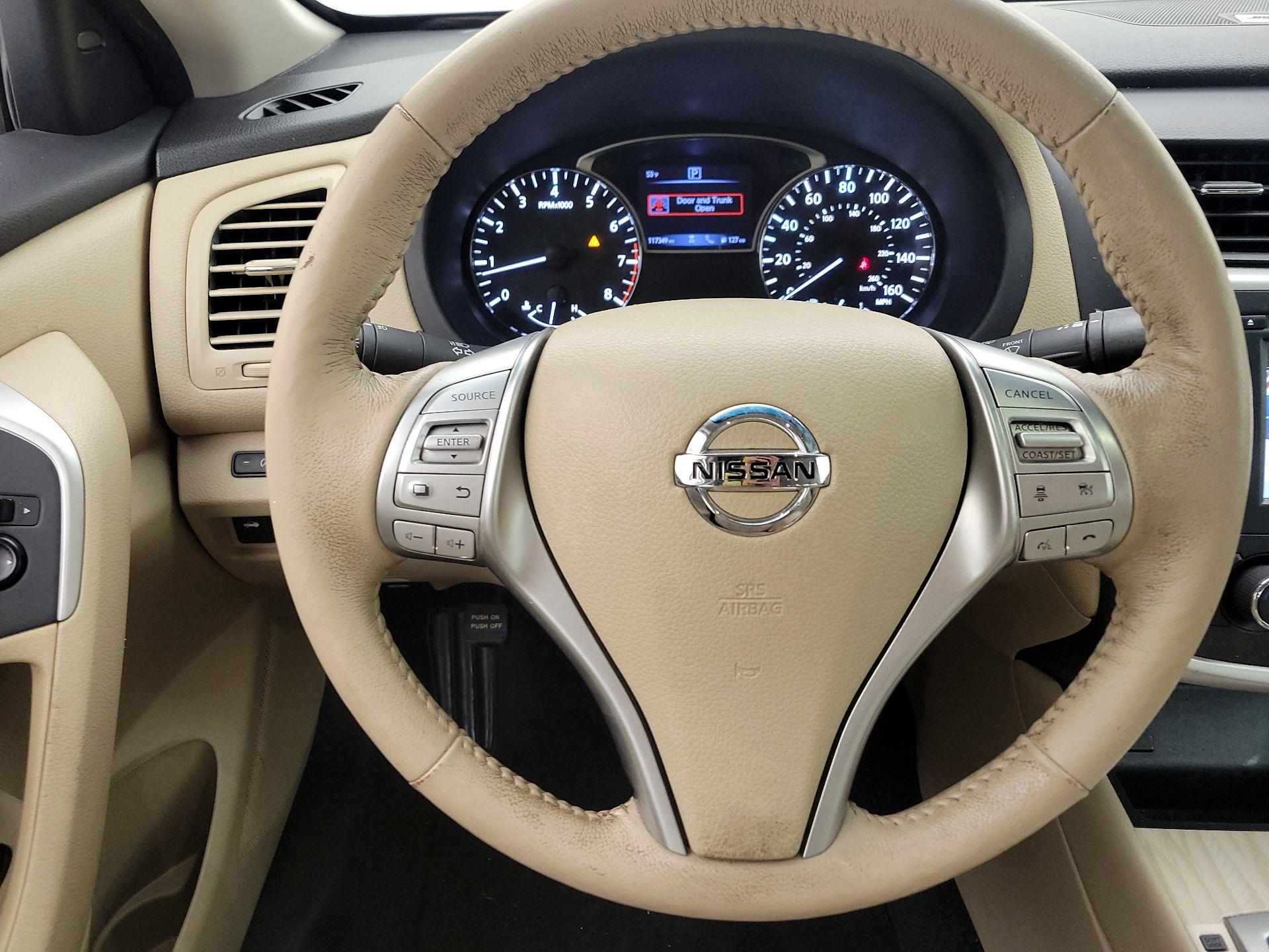 Thumbnail: 2016 Nissan Altima - 10