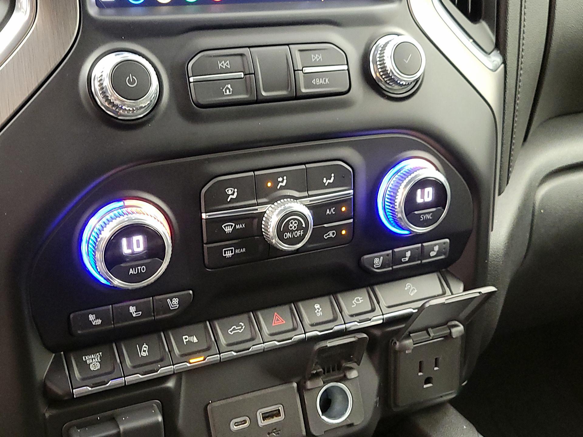 Thumbnail: 2021 GMC Sierra 2500 - 16