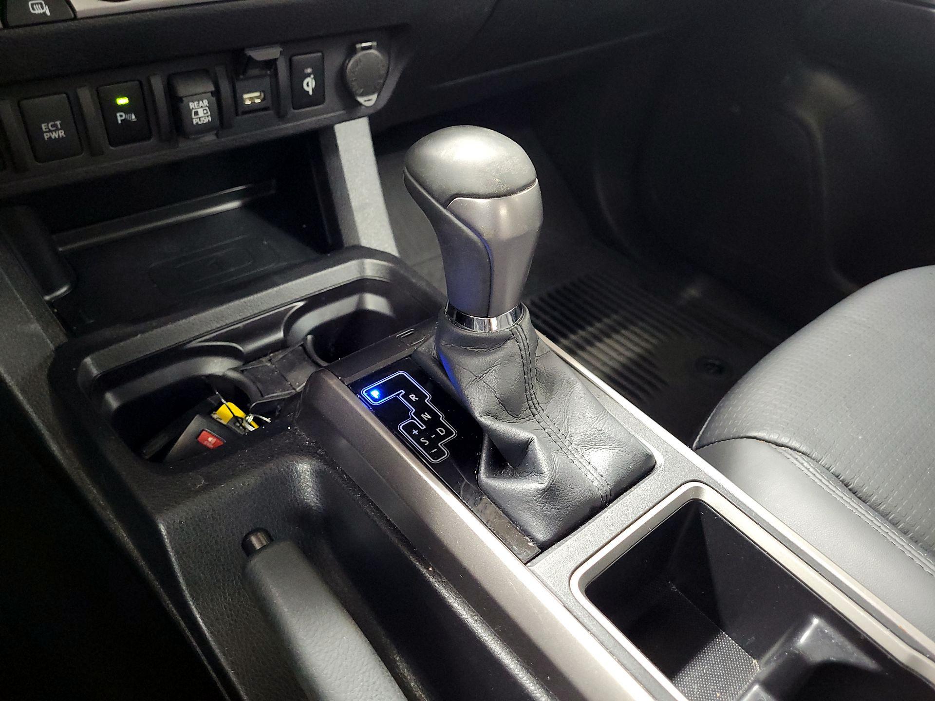 Thumbnail: 2022 Toyota Tacoma - 17