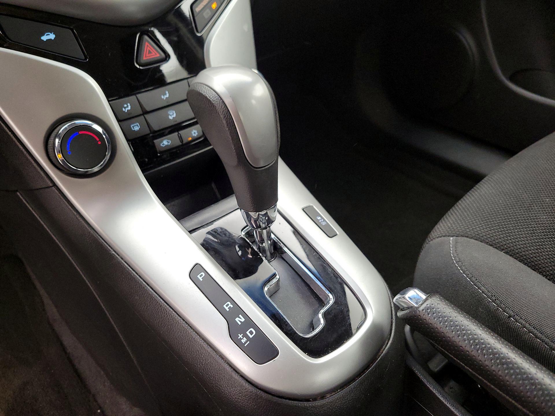 Thumbnail: 2015 Chevrolet Cruze - 16