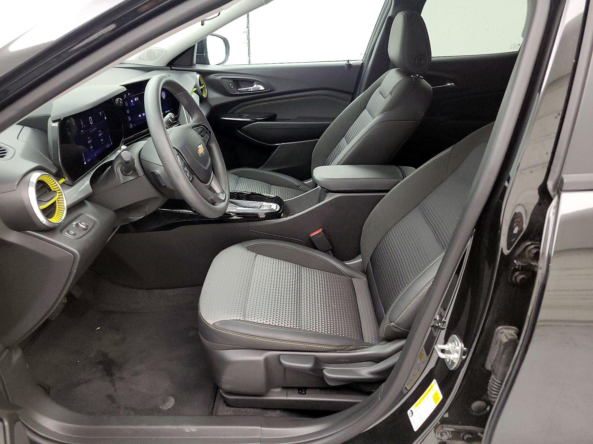 Thumbnail: 2025 Chevrolet Trax - 11